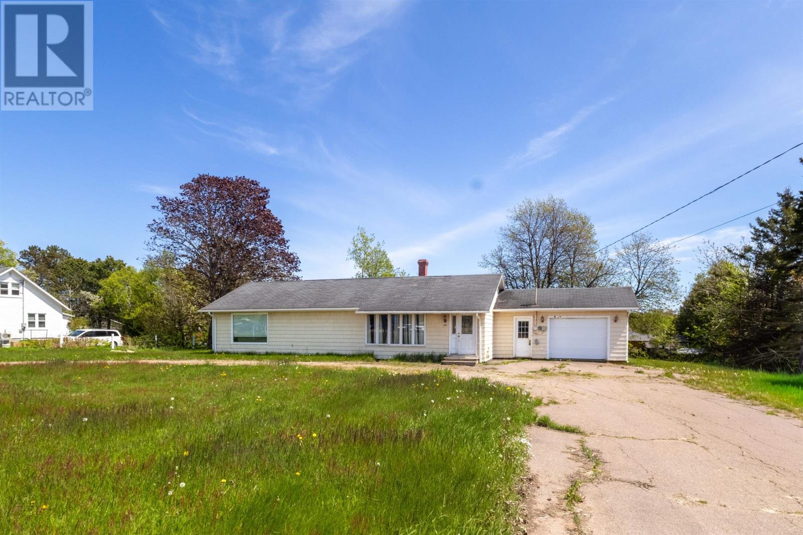 649 Main Street, Cornwall, Prince Edward Island  C0A 1H1 - Photo 2 - 202613424