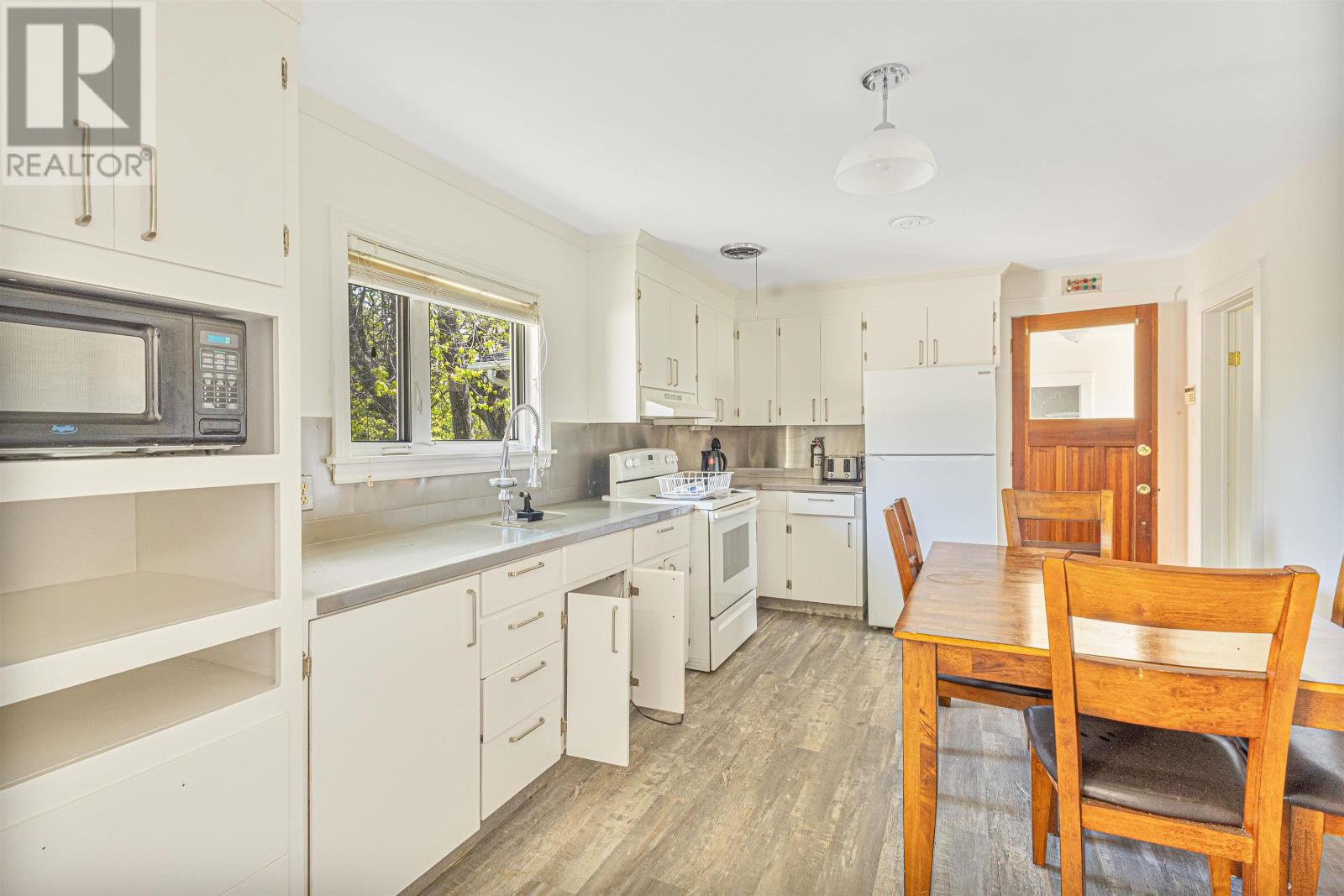 649 Main Street, Cornwall, Prince Edward Island  C0A 1H1 - Photo 8 - 202613424