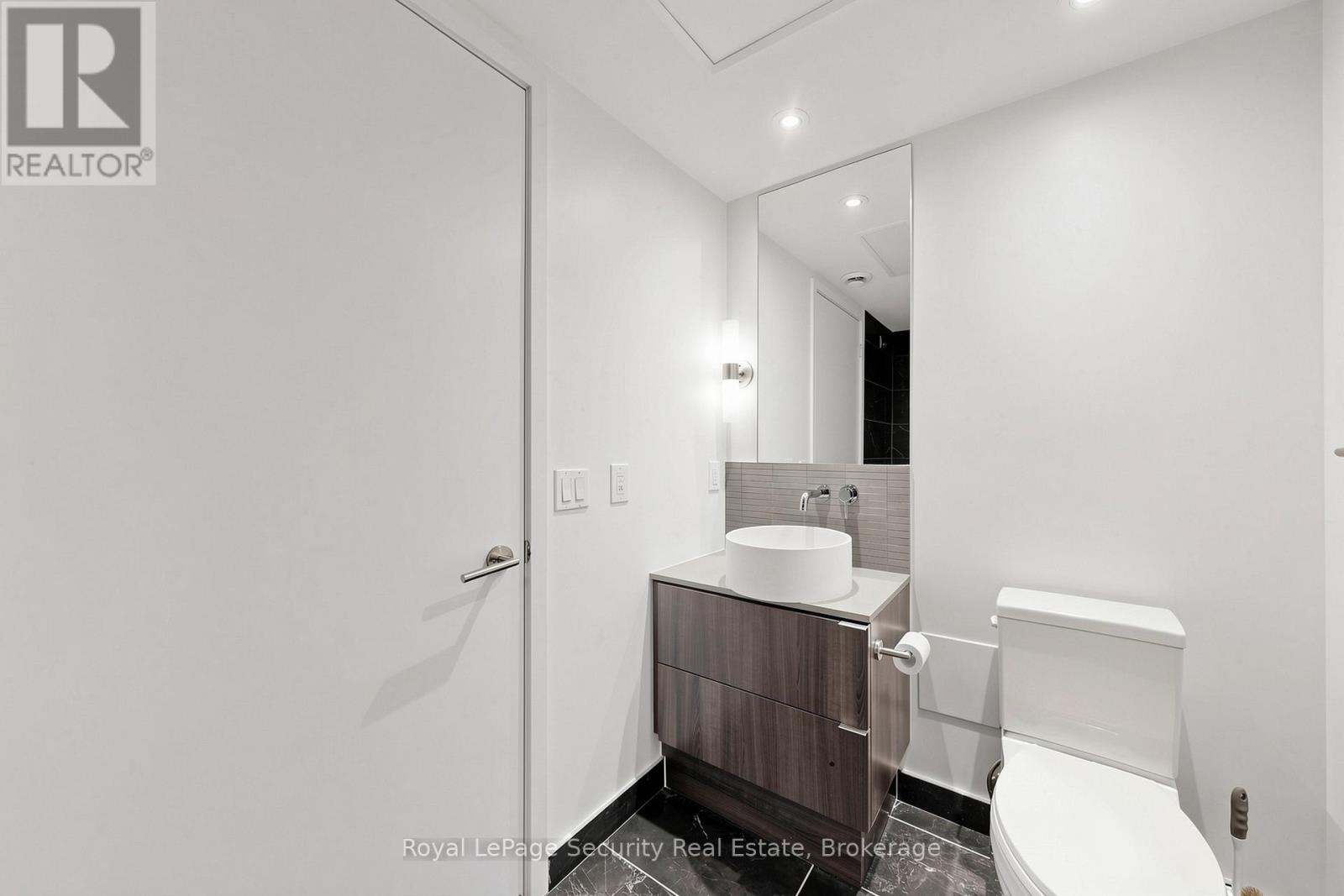 910 - 161 Roehampton Avenue, Toronto, Ontario  M4P 0C8 - Photo 11 - C13248540