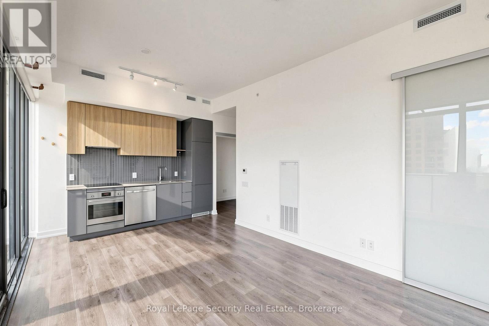 910 - 161 Roehampton Avenue, Toronto, Ontario  M4P 0C8 - Photo 6 - C13248540