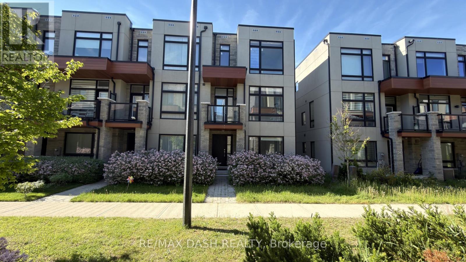 22 Brunet Drive, Vaughan, Ontario  L4H 4R6 - Photo 2 - N13237916