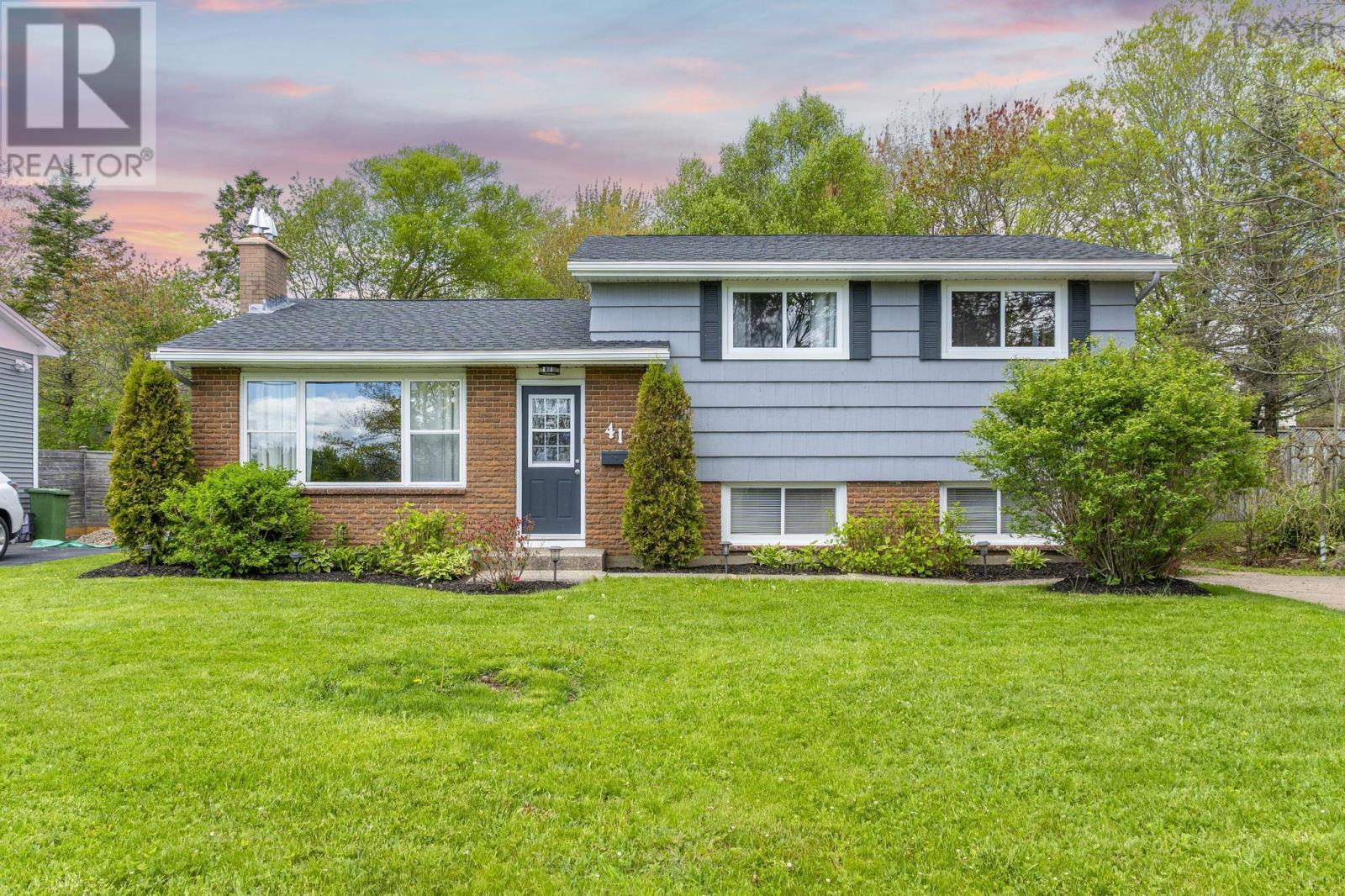 41 Dumbarton Avenue, Dartmouth, Nova Scotia  B2X 2A2 - Photo 1 - 202613029