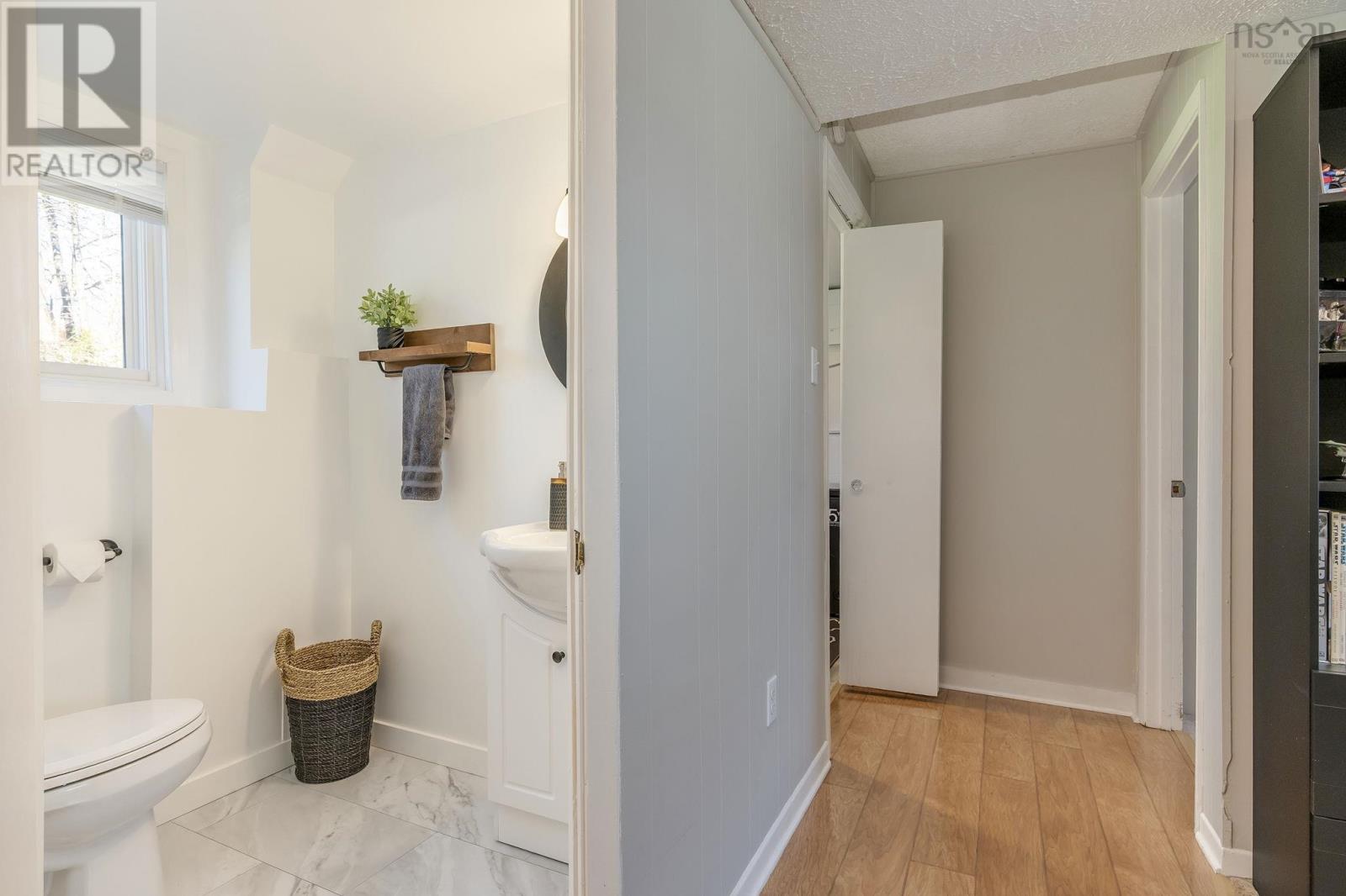 41 Dumbarton Avenue, Dartmouth, Nova Scotia  B2X 2A2 - Photo 38 - 202613029