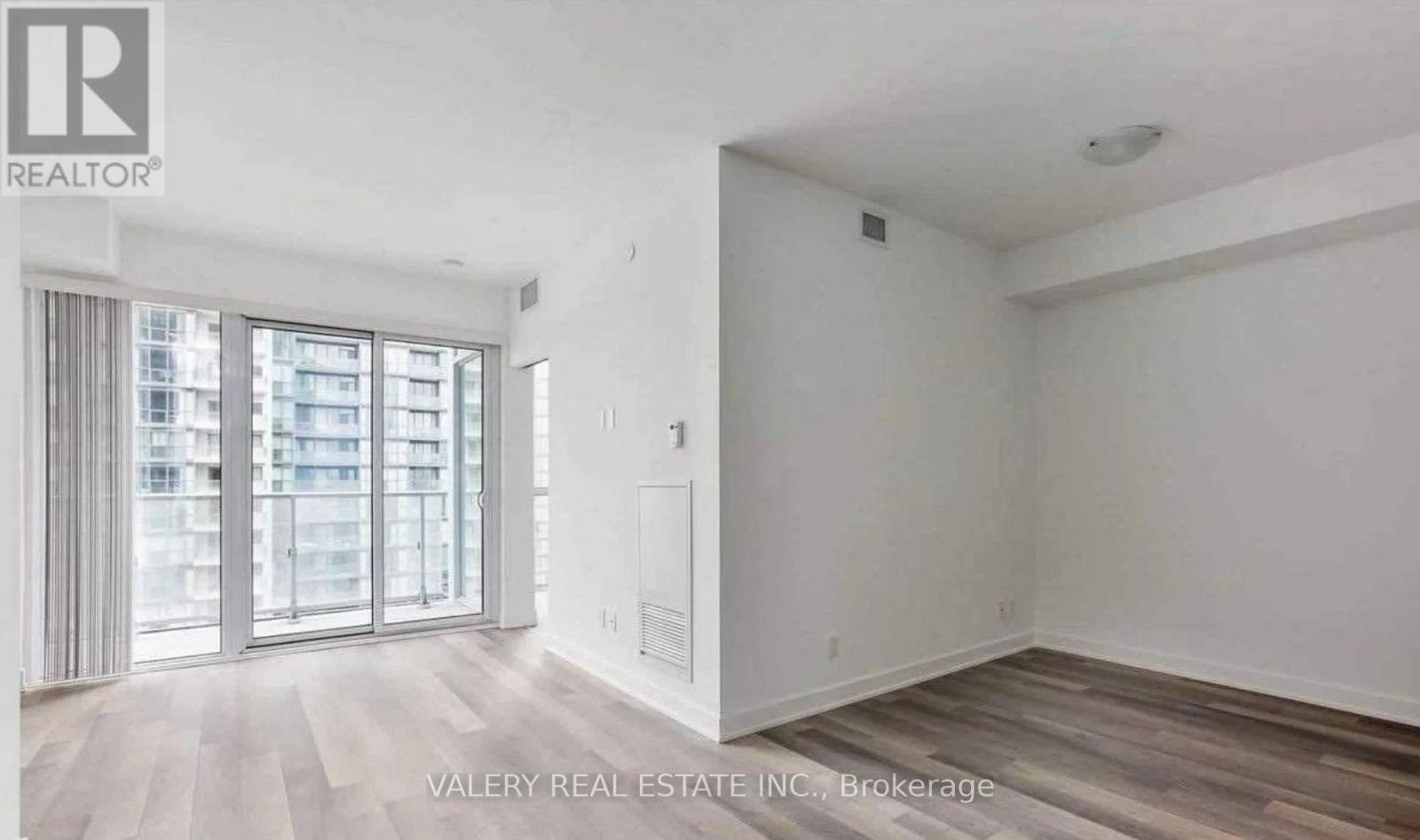 5180 Yonge Street, Toronto, Ontario  M2N 0K5 - Photo 2 - C13248606