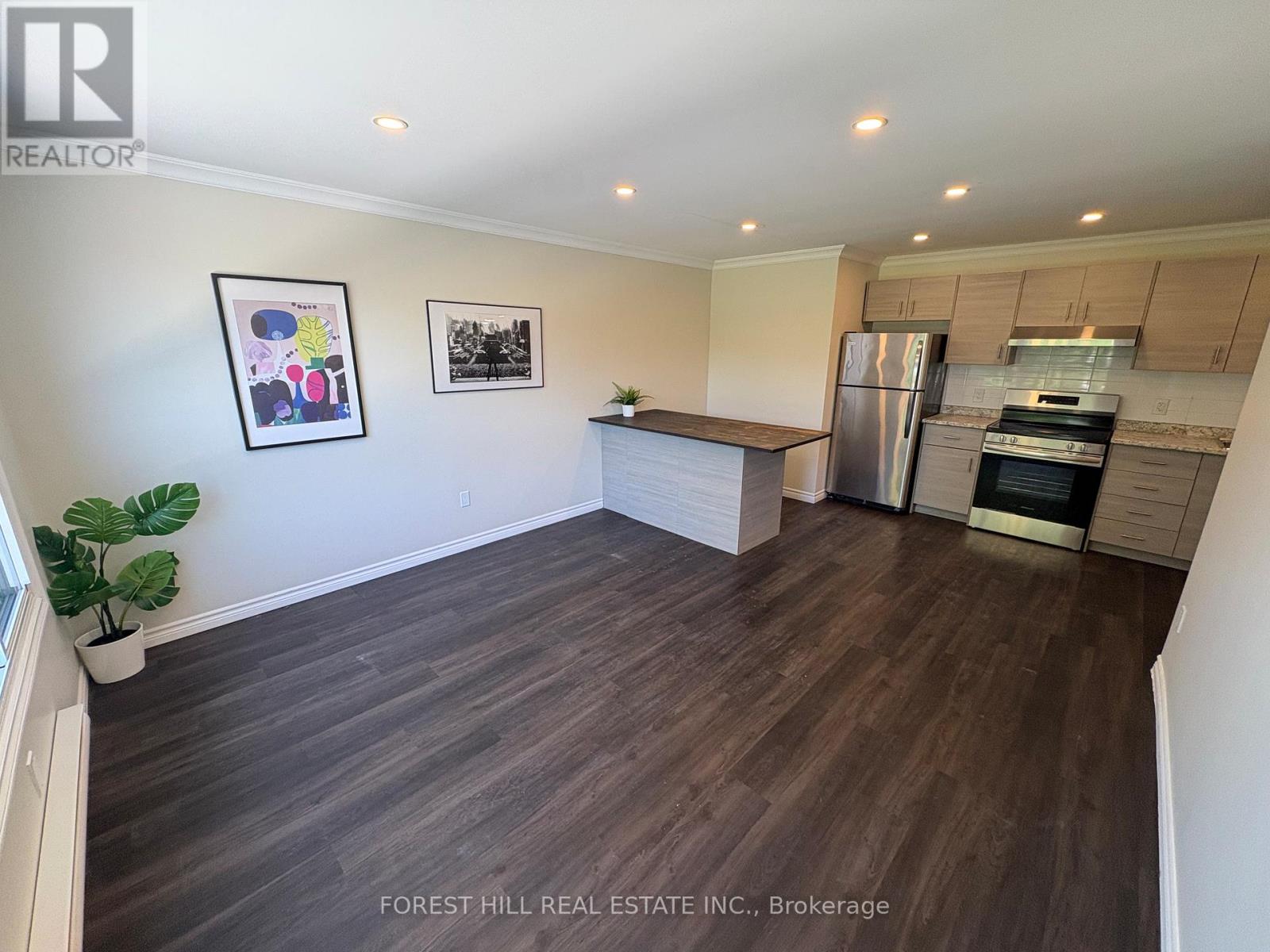 8 - 130 KING STREET E Clarington (Bowmanville), ON L1C 1N7