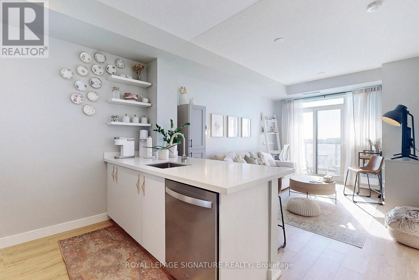 821 - 8 Trent Avenue, Toronto, Ontario  M4C 0A6 - Photo 6 - E13248780