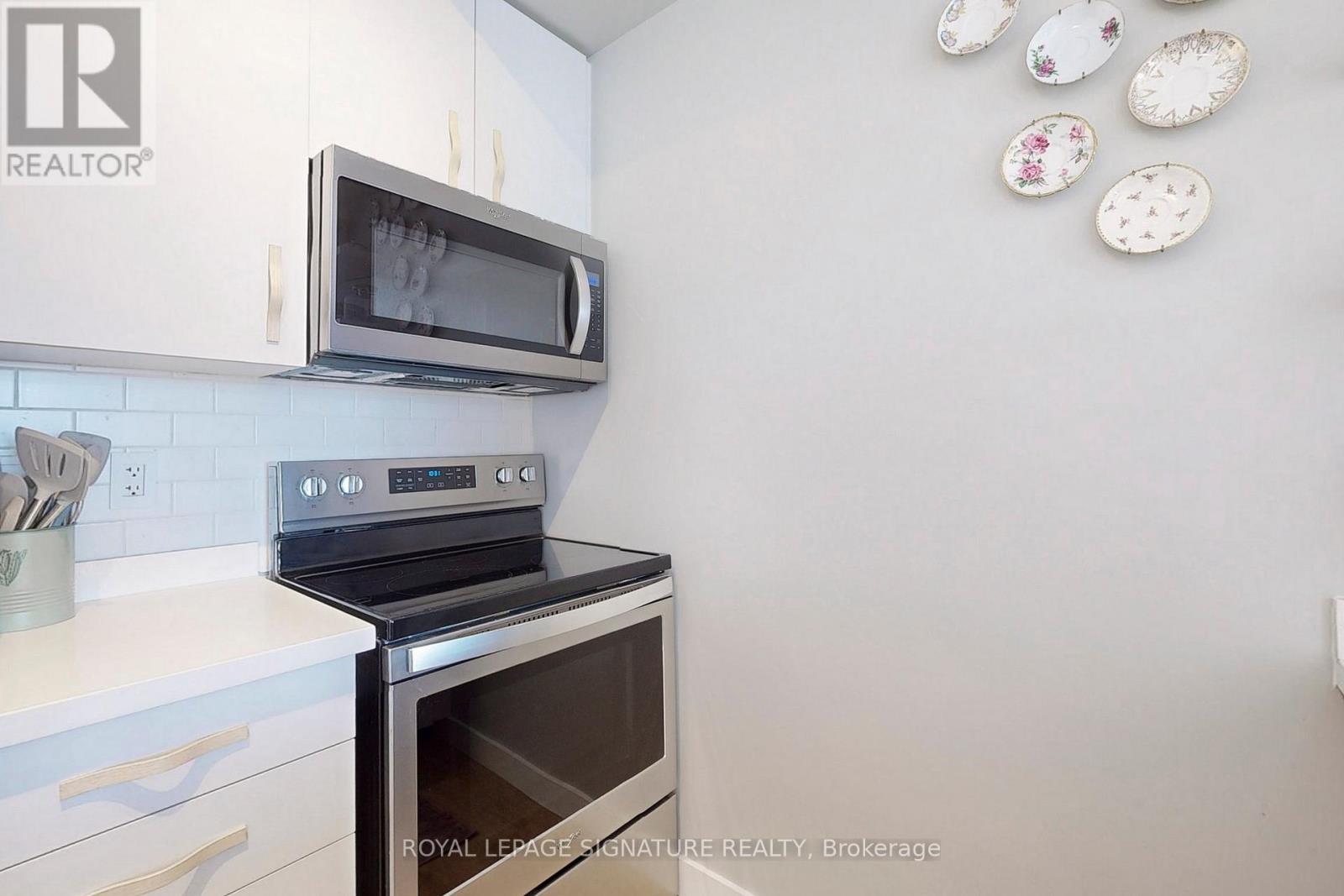 821 - 8 Trent Avenue, Toronto, Ontario  M4C 0A6 - Photo 8 - E13248780
