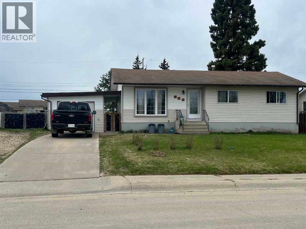 519 5 Avenue, Fox Creek, Alberta  T0H 1P0 - Photo 1 - A2314235
