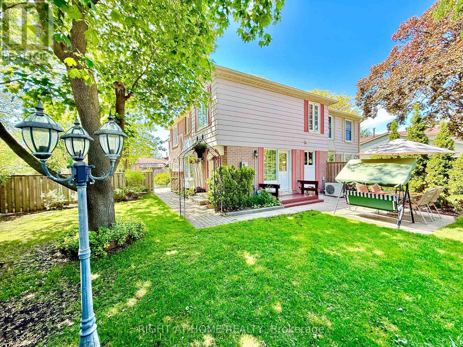 50 Rathfon Crescent, Richmond Hill, Ontario  L4C 5B7 - Photo 6 - N12977766