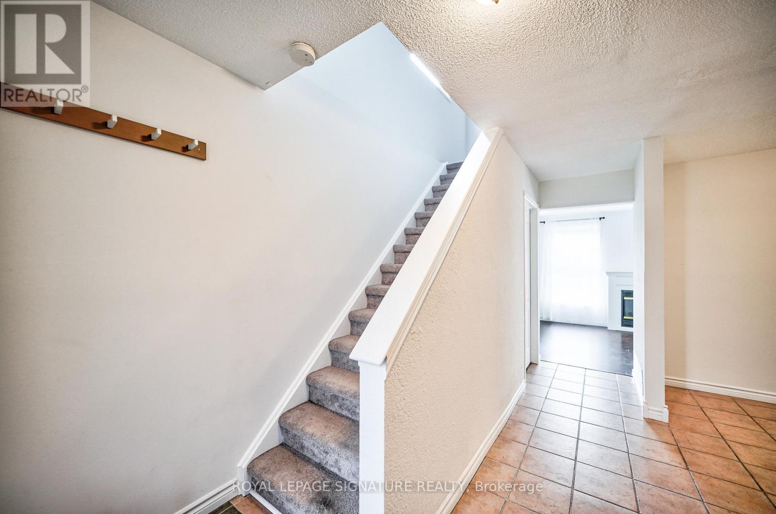 16 Christie Crescent, Barrie (Letitia Heights), Ontario  L4N 4W8 - Photo 17 - S13248604