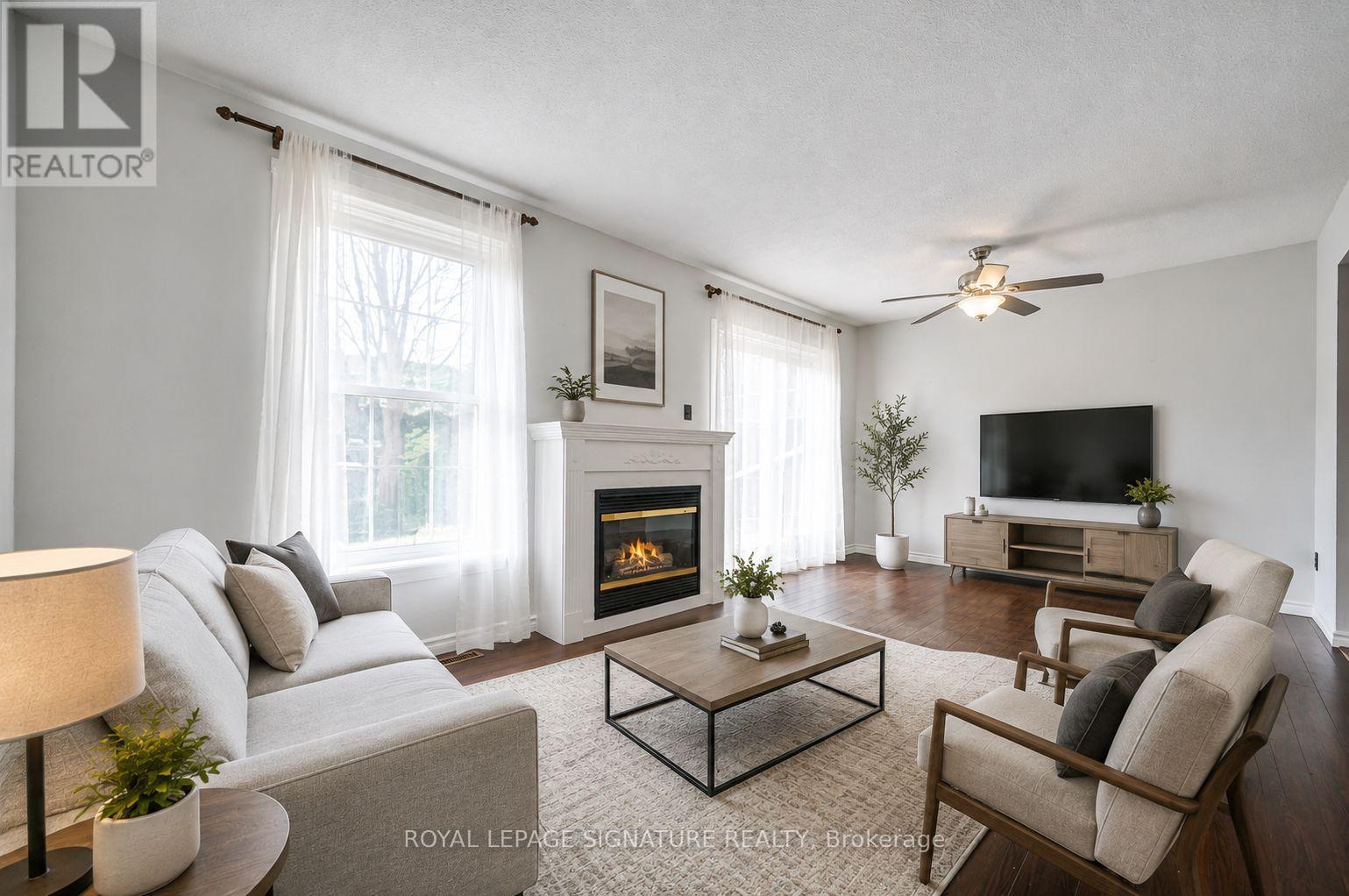 16 Christie Crescent, Barrie (Letitia Heights), Ontario  L4N 4W8 - Photo 3 - S13248604