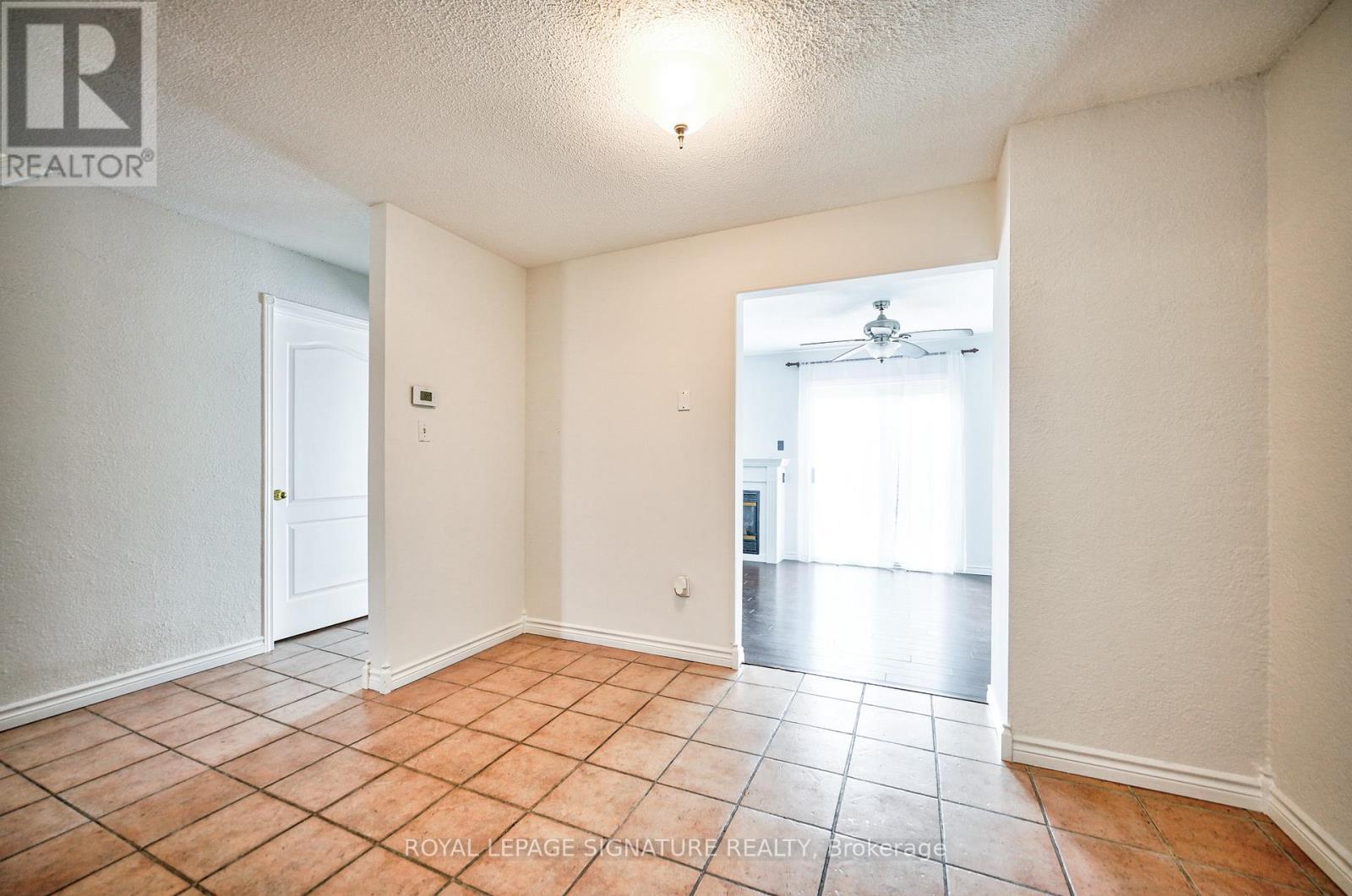 16 Christie Crescent, Barrie (Letitia Heights), Ontario  L4N 4W8 - Photo 9 - S13248604