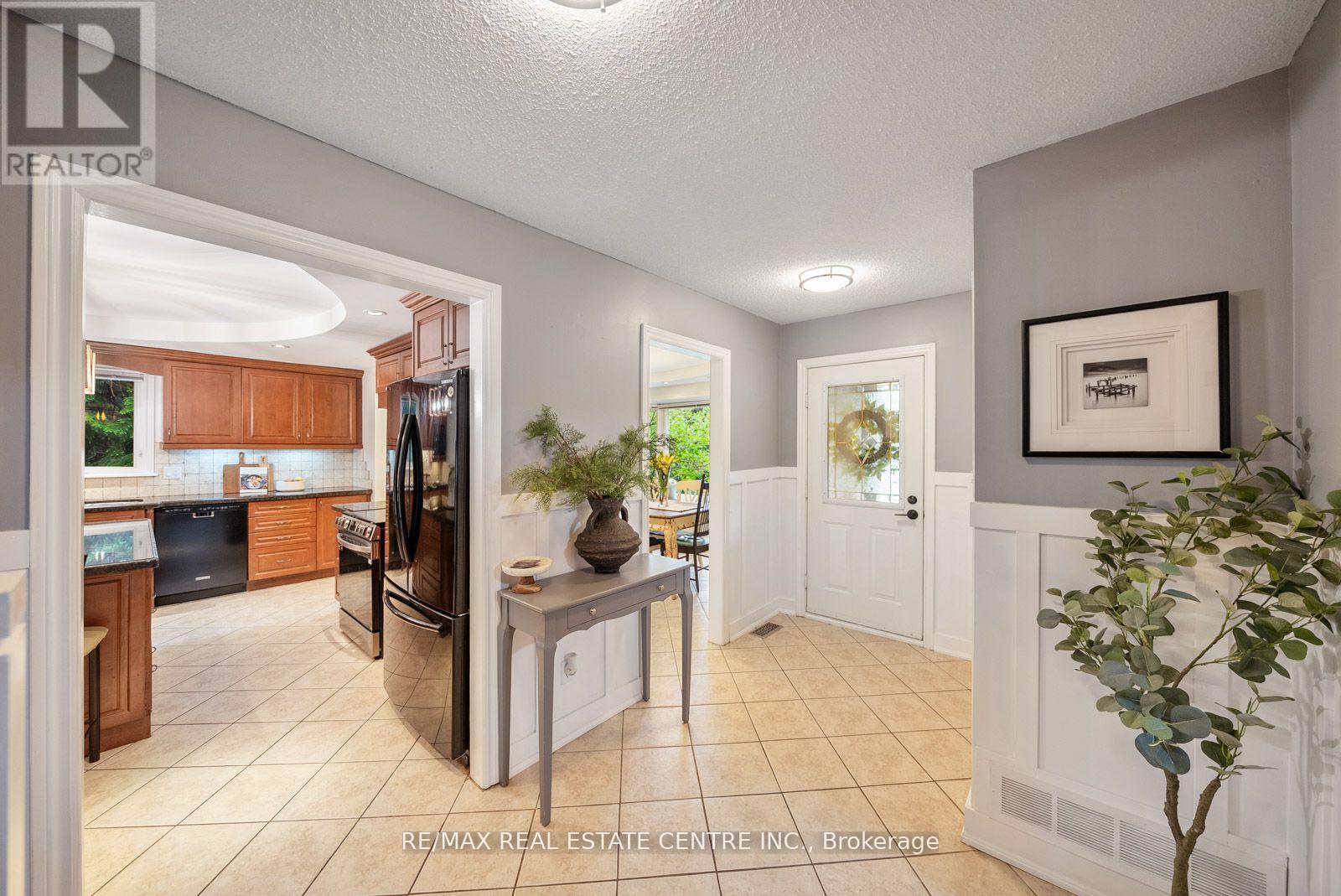 1684 Vaughan Drive, Caledon, Ontario  L7K 1C5 - Photo 5 - W13248664