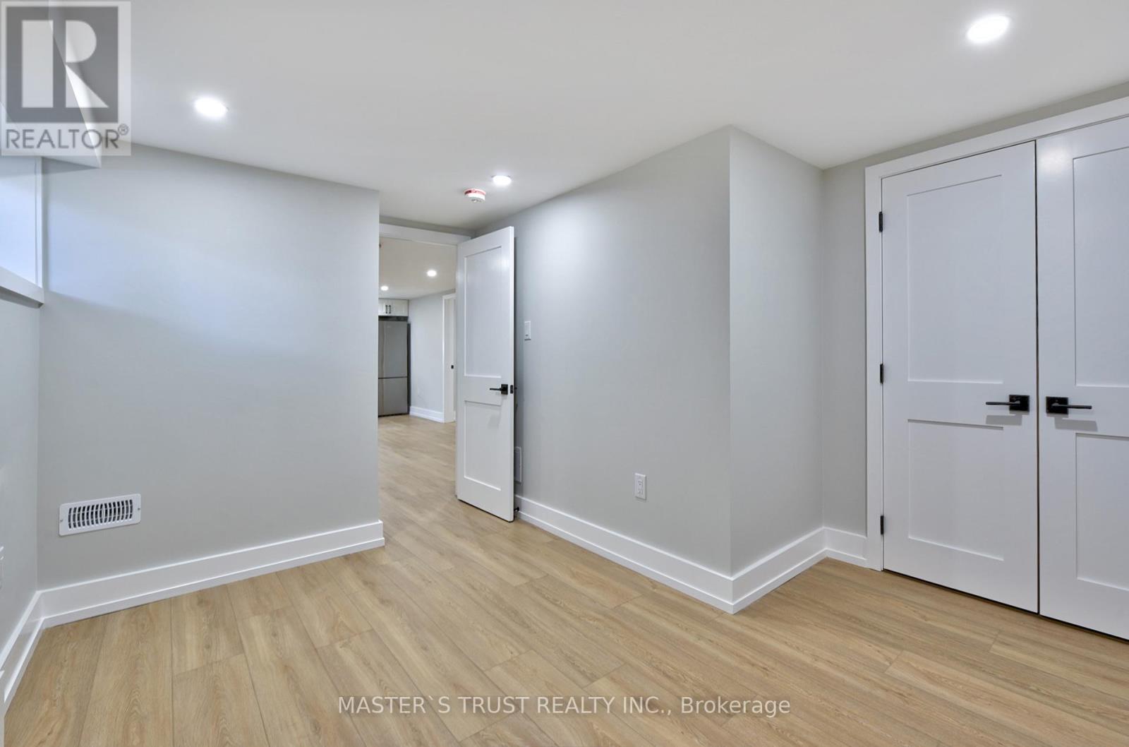 Unit 2 - 28 Florence Drive, Oakville, Ontario  L6K 1V6 - Photo 10 - W13248676