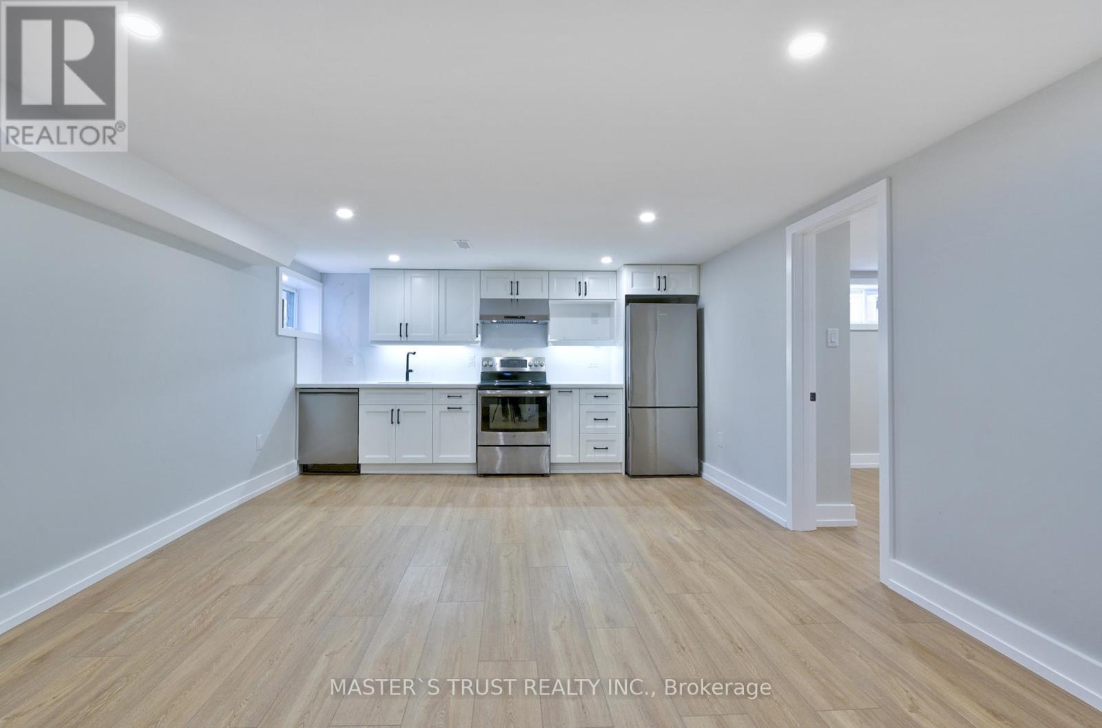 Unit 2 - 28 Florence Drive, Oakville, Ontario  L6K 1V6 - Photo 2 - W13248676