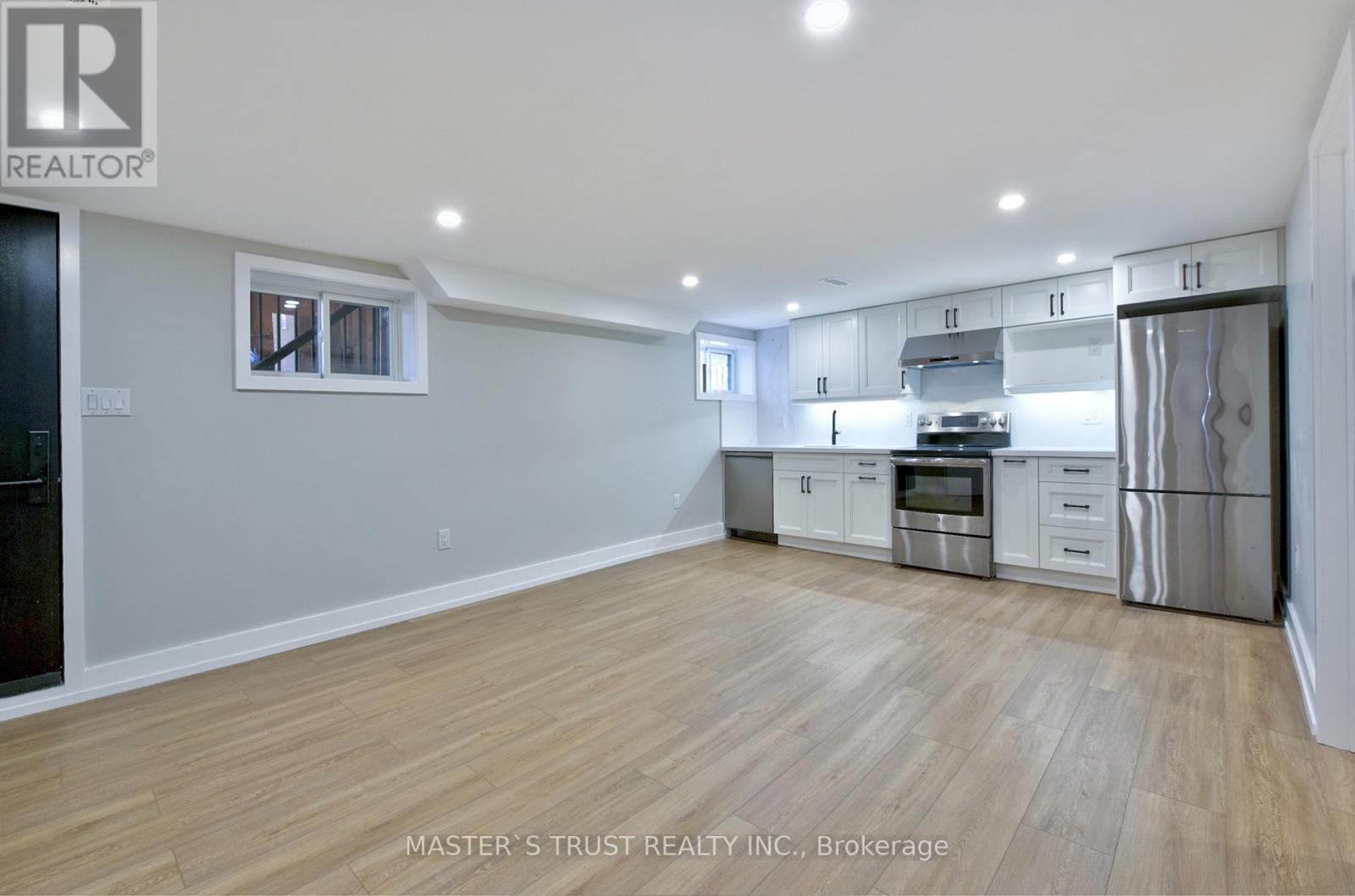 Unit 2 - 28 Florence Drive, Oakville, Ontario  L6K 1V6 - Photo 3 - W13248676