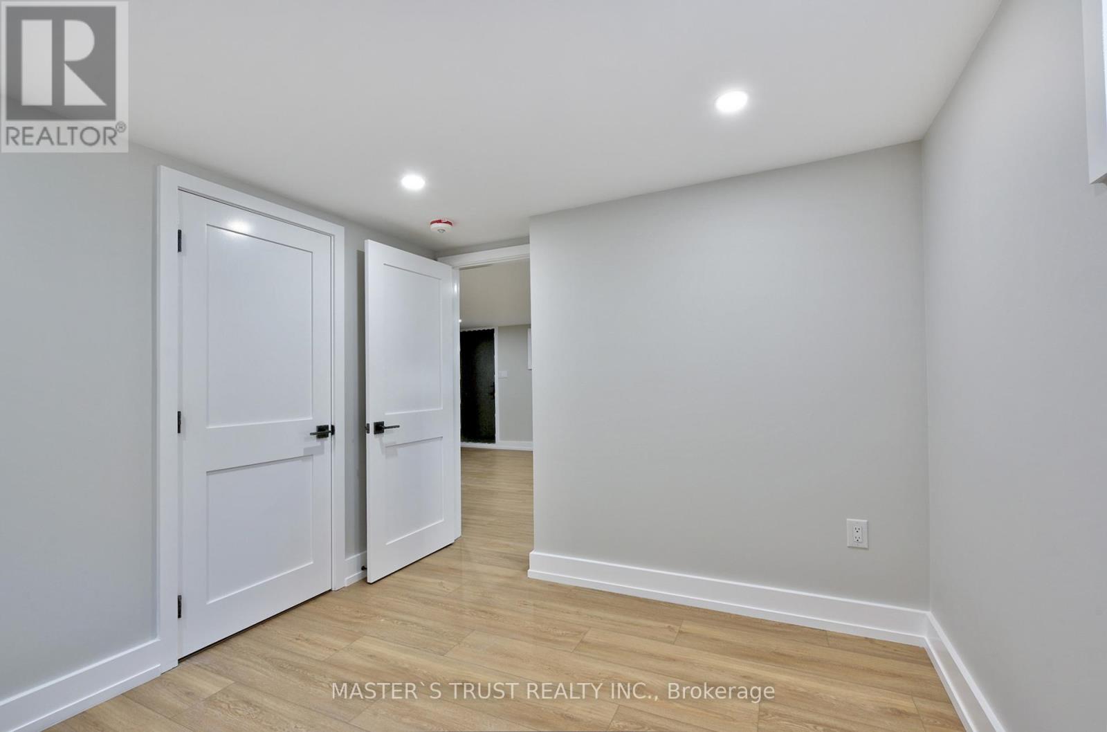 Unit 2 - 28 Florence Drive, Oakville, Ontario  L6K 1V6 - Photo 8 - W13248676