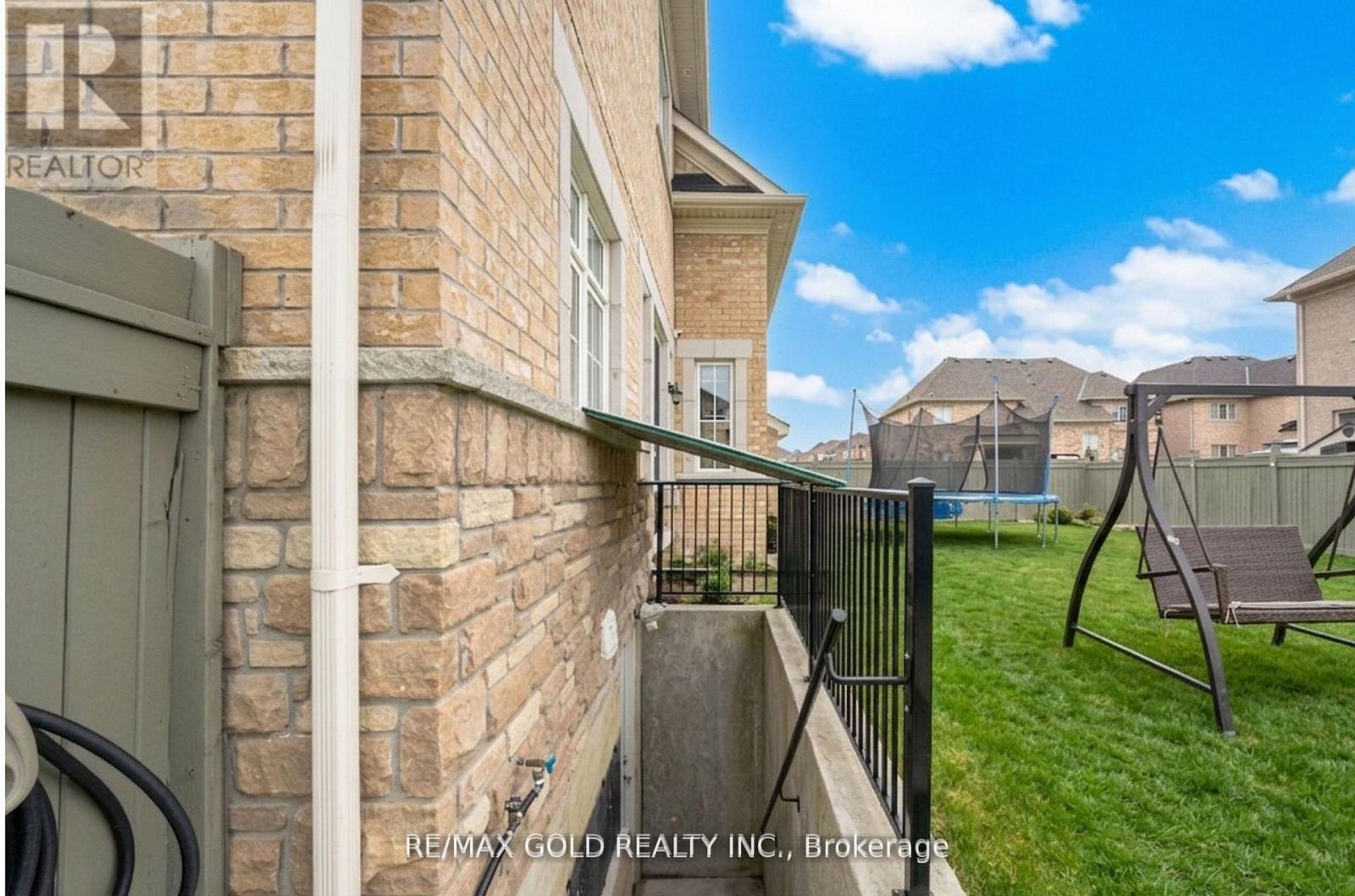 6 Hagerman Road, Brampton, Ontario  L6P 4C1 - Photo 49 - W13248722