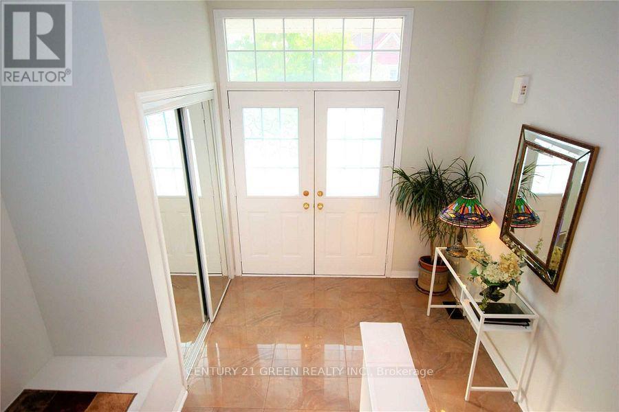 Upper - 5337 Longford Drive, Mississauga, Ontario  L5M 7Y8 - Photo 3 - W13248726