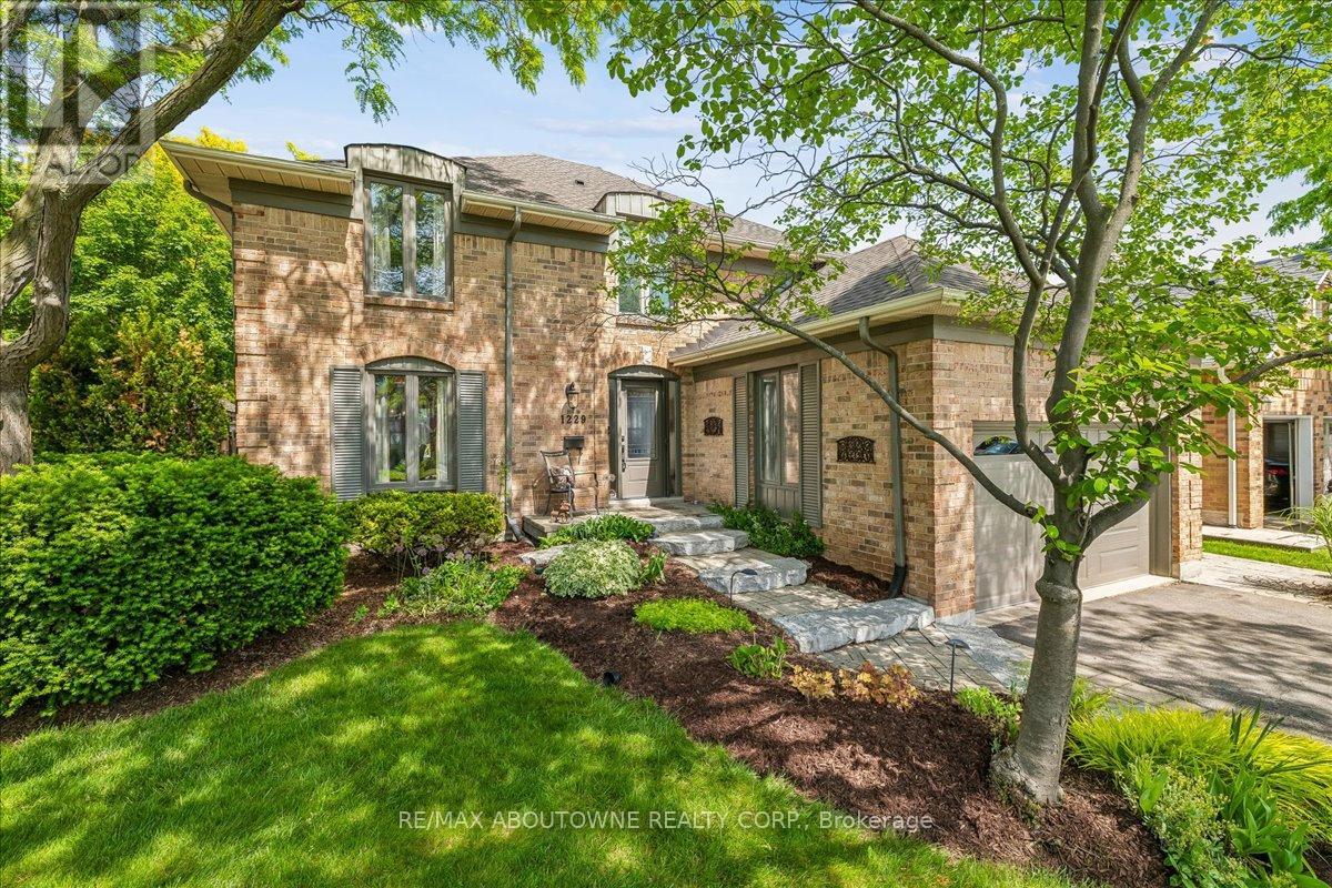 1229 OLD POST DRIVE, Oakville, Ontario