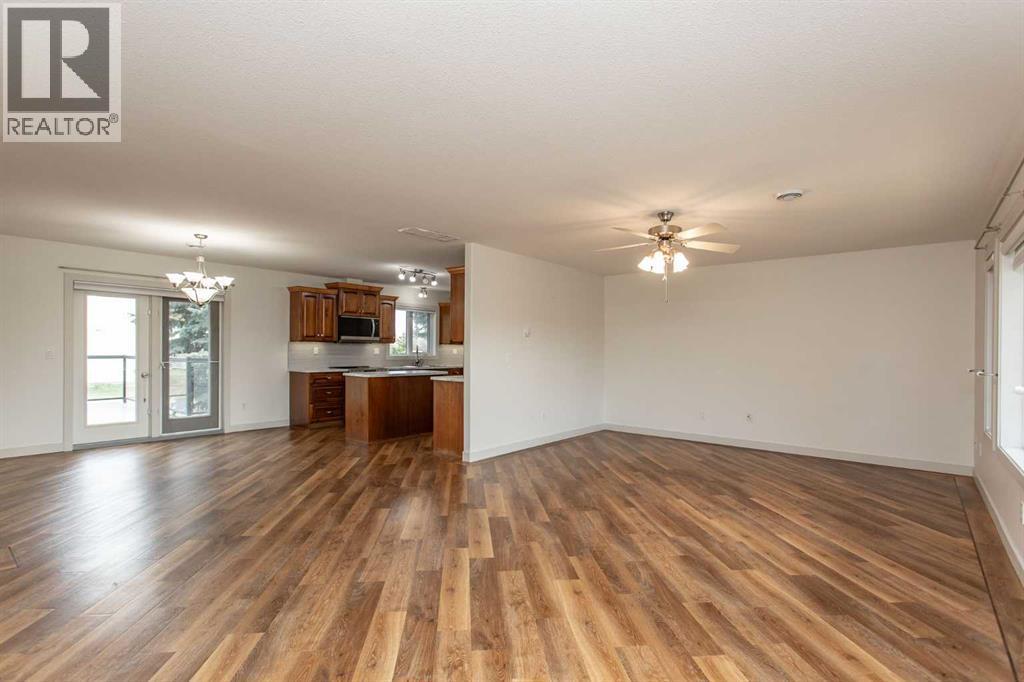 4504 45 Avenue, Lacombe, Alberta  T4L 1W3 - Photo 3 - A2310675