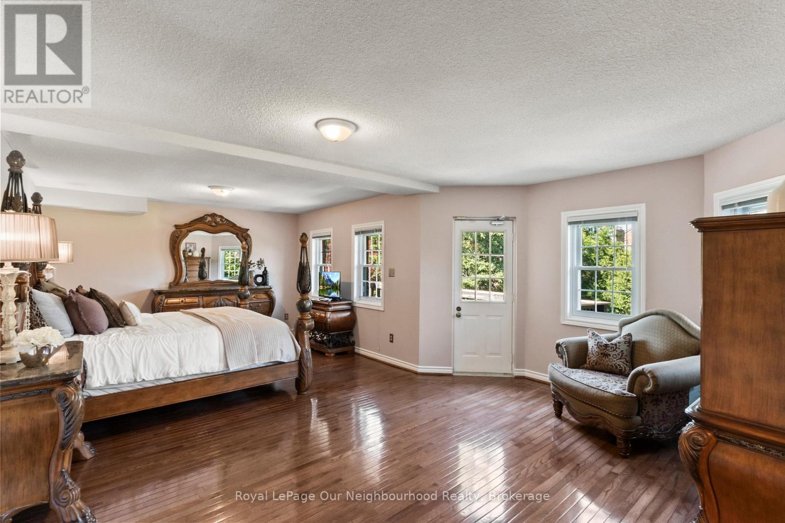 44 Gatcombe Circle, Richmond Hill, Ontario  L4C 9P5 - Photo 11 - N13249174