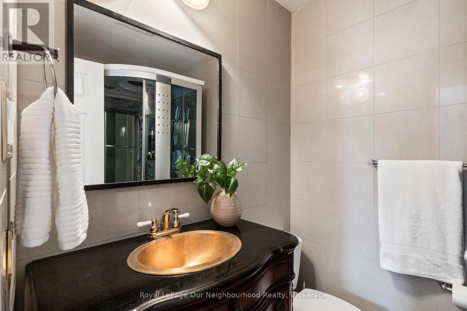 44 Gatcombe Circle, Richmond Hill, Ontario  L4C 9P5 - Photo 22 - N13249174