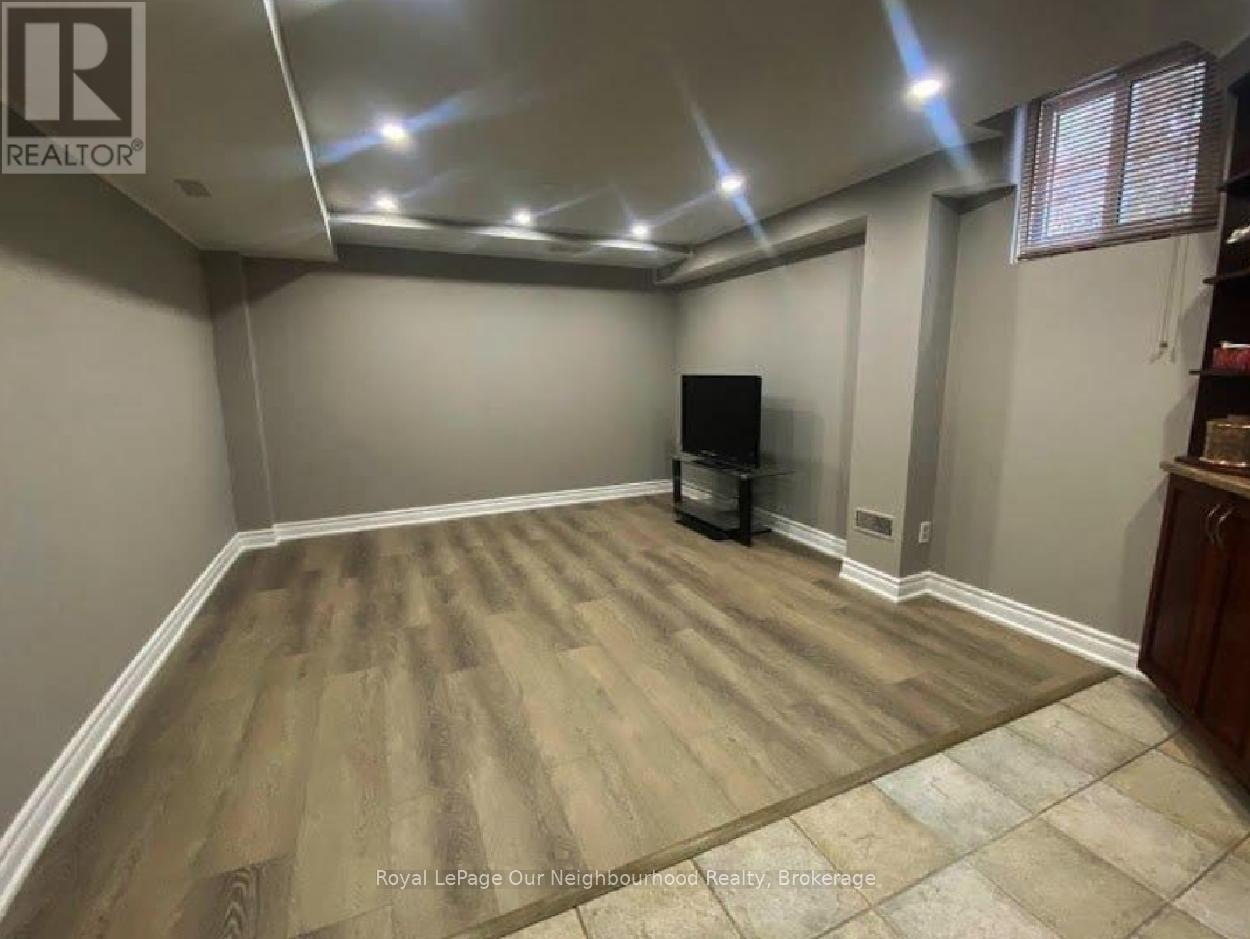 44 Gatcombe Circle, Richmond Hill, Ontario  L4C 9P5 - Photo 25 - N13249174