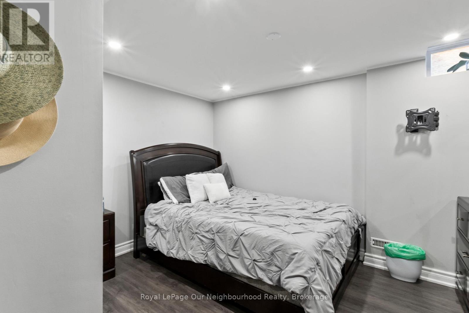 44 Gatcombe Circle, Richmond Hill, Ontario  L4C 9P5 - Photo 29 - N13249174