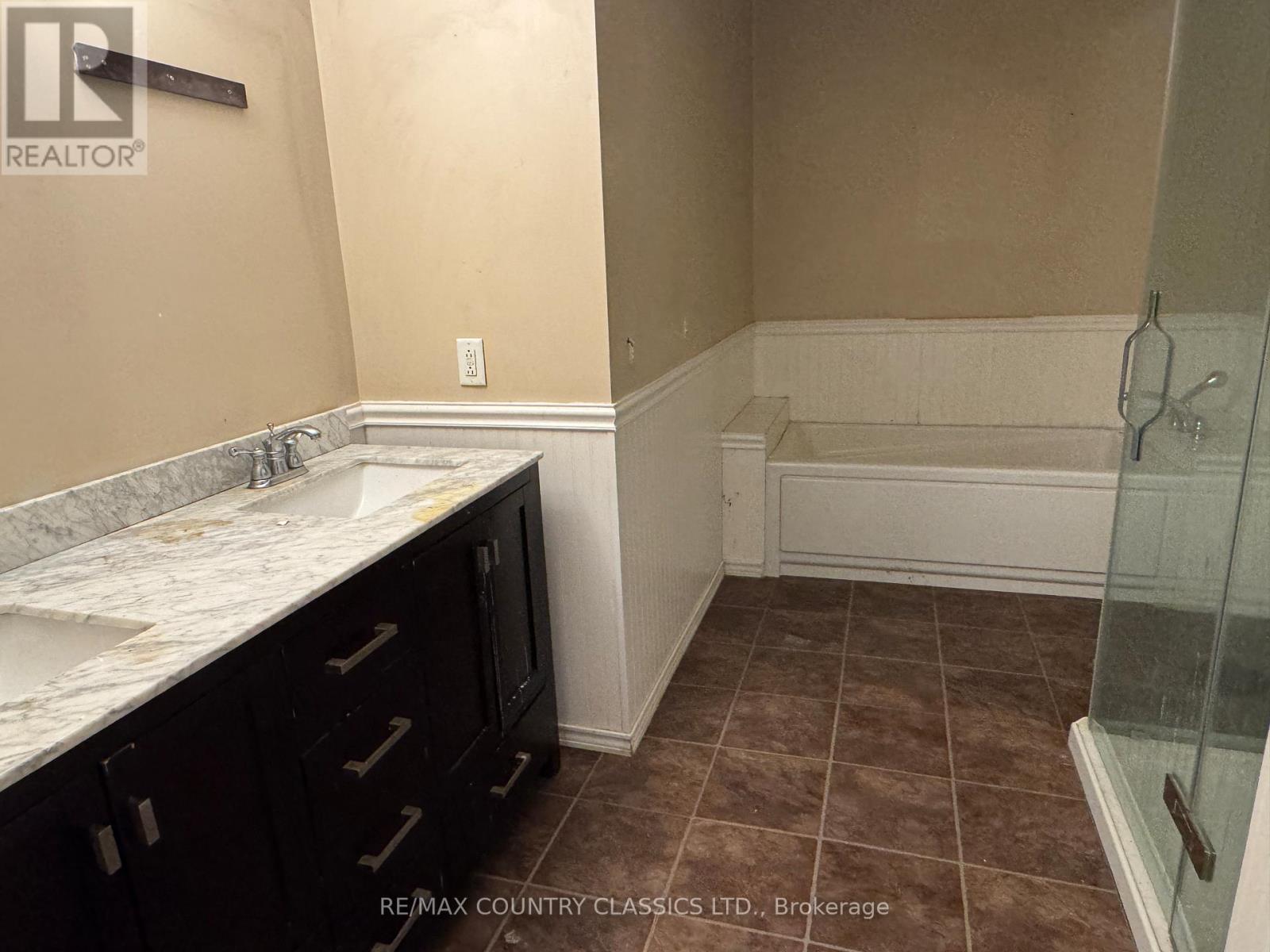16 Maple Street, Bancroft (Bancroft Ward), Ontario  K0L 1C0 - Photo 11 - X13249184