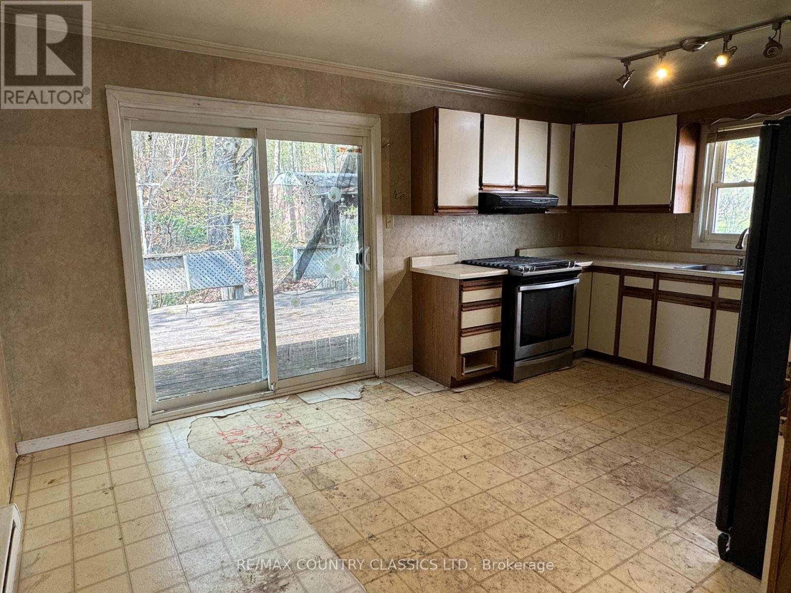 16 Maple Street, Bancroft (Bancroft Ward), Ontario  K0L 1C0 - Photo 6 - X13249184