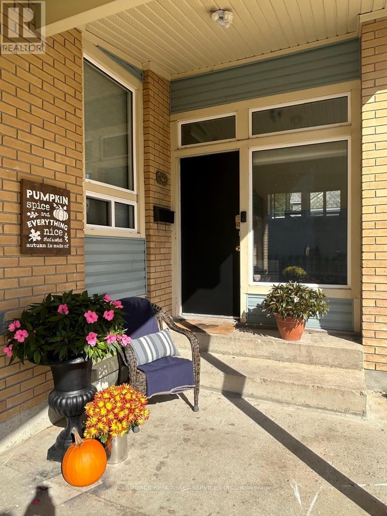 273 Saulsbury Street, Strathroy-Caradoc, Ontario  N7G 2B1 - Photo 3 - X13248630
