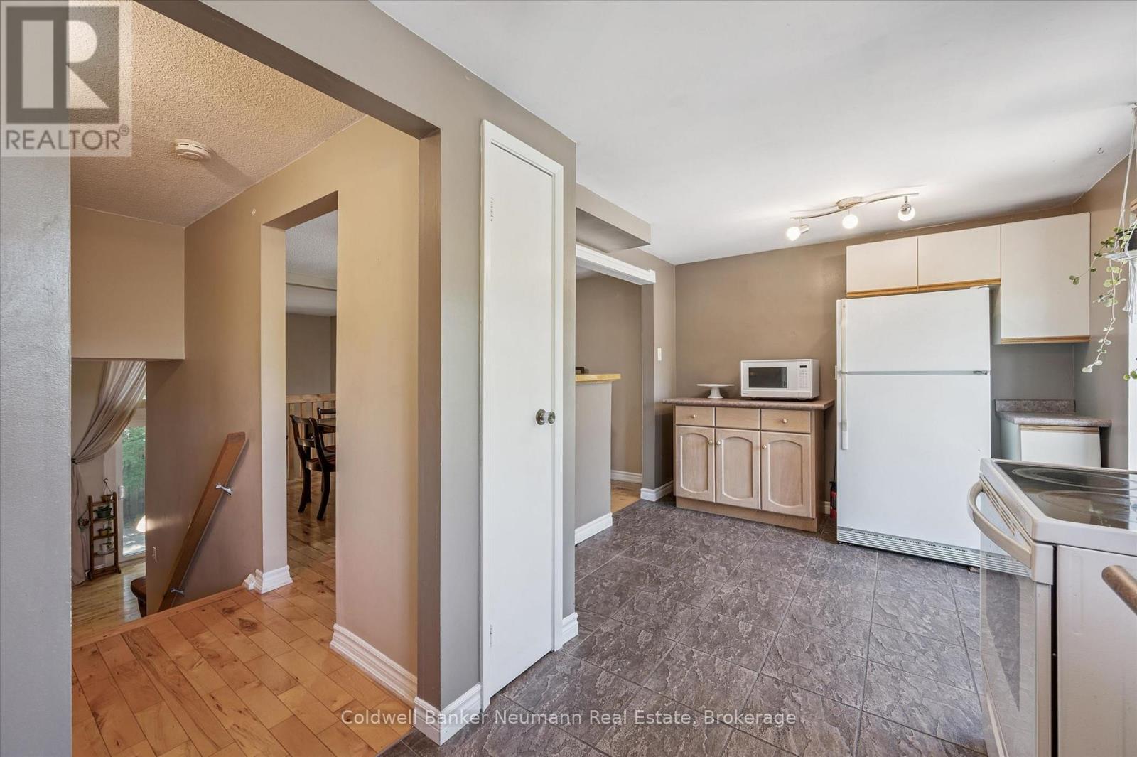 2 - 2 Worton Avenue, Guelph, Ontario N1H 7C5 - Photo 10 - X13249126