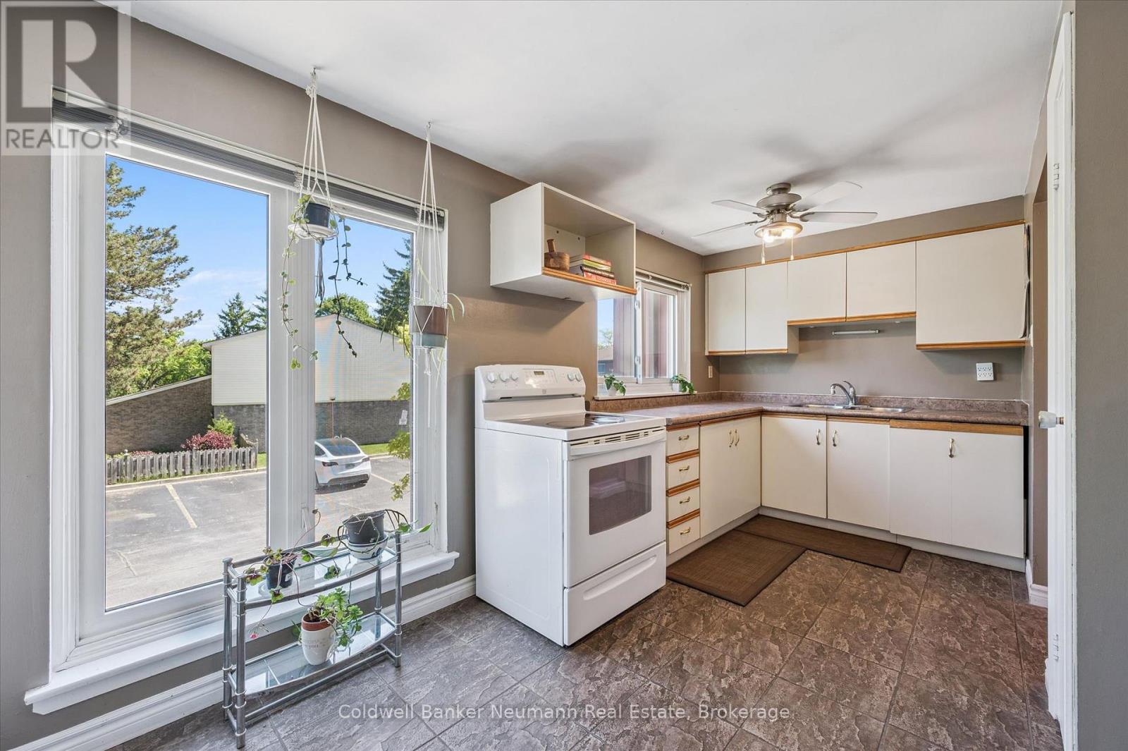 2 - 2 Worton Avenue, Guelph, Ontario N1H 7C5 - Photo 8 - X13249126