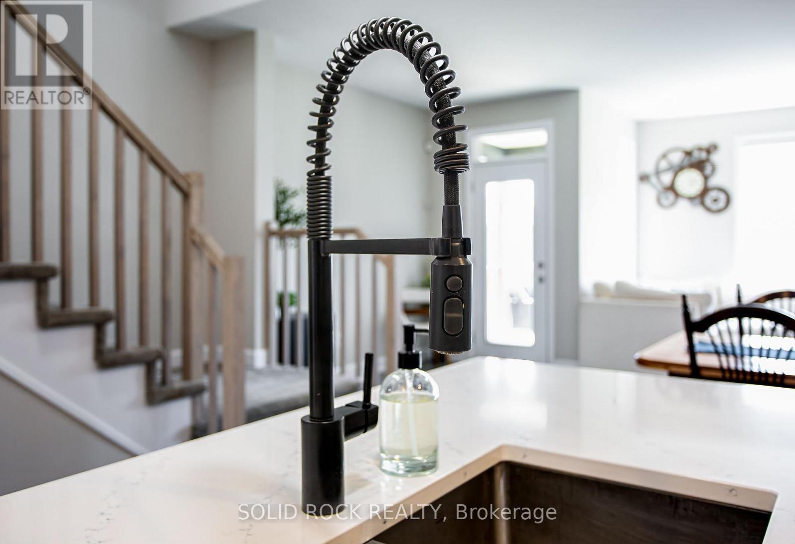 335 Grackle Street, Ottawa, Ontario  K1X 0G6 - Photo 13 - X13248896