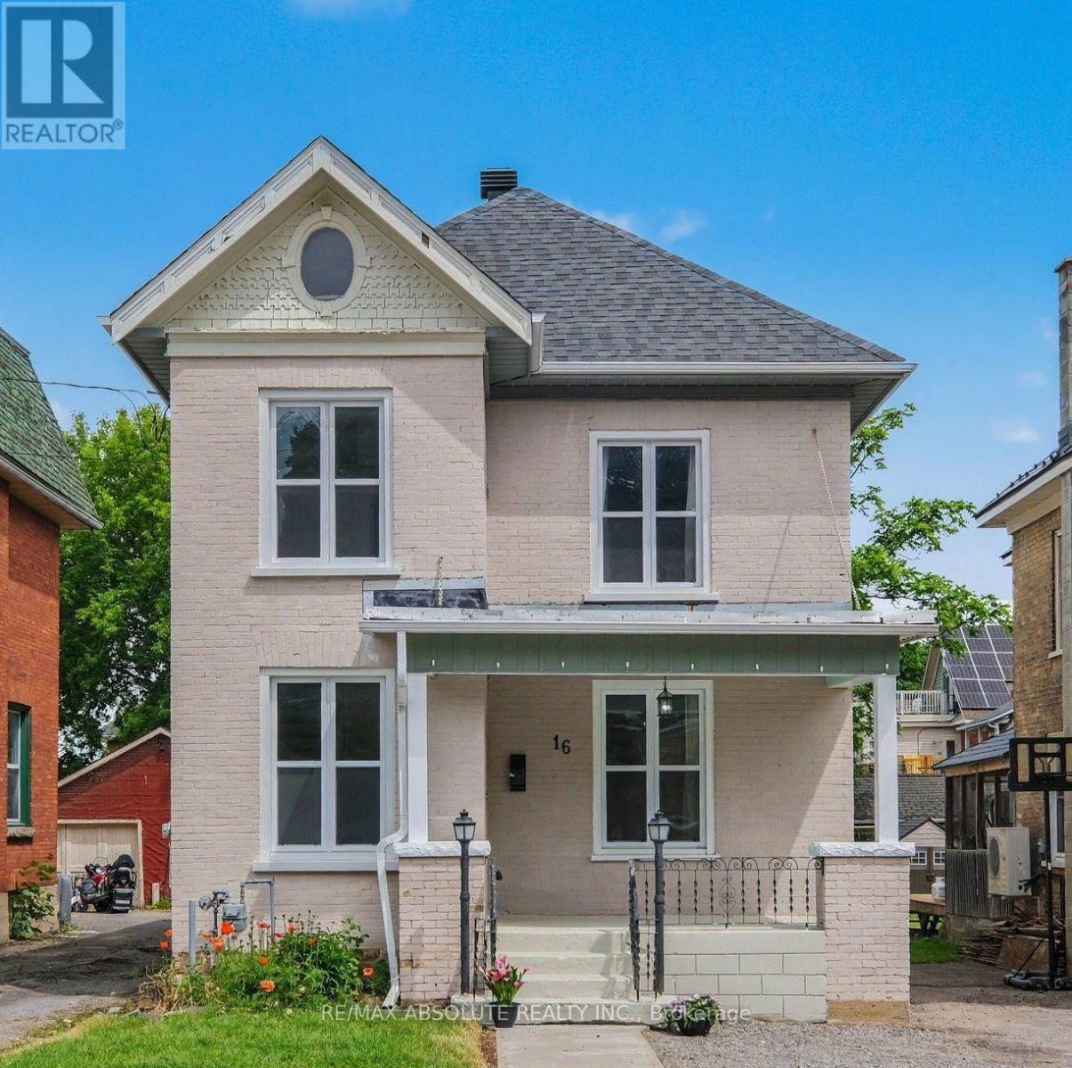 16 GLEN AVENUE, Smiths Falls, Ontario
