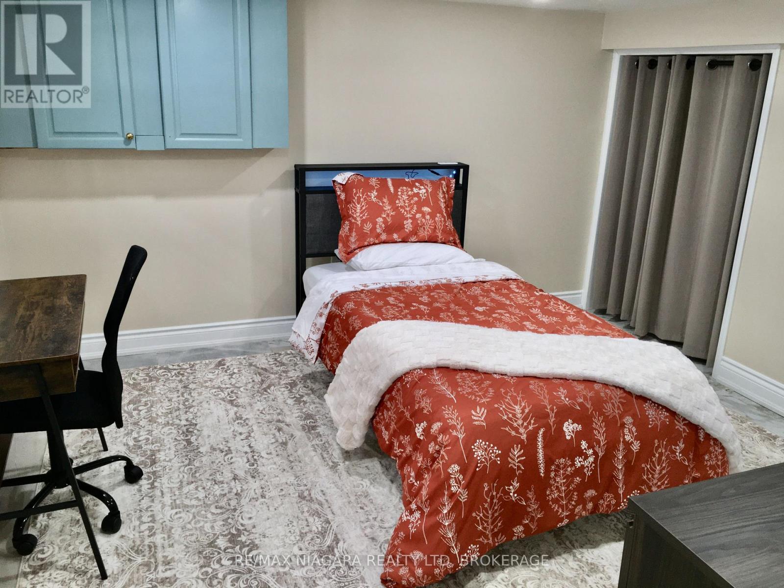 Bedroom 2 - 3968 St Peter Avenue, Niagara Falls, Ontario  L2J 2N8 - Photo 2 - X13248814