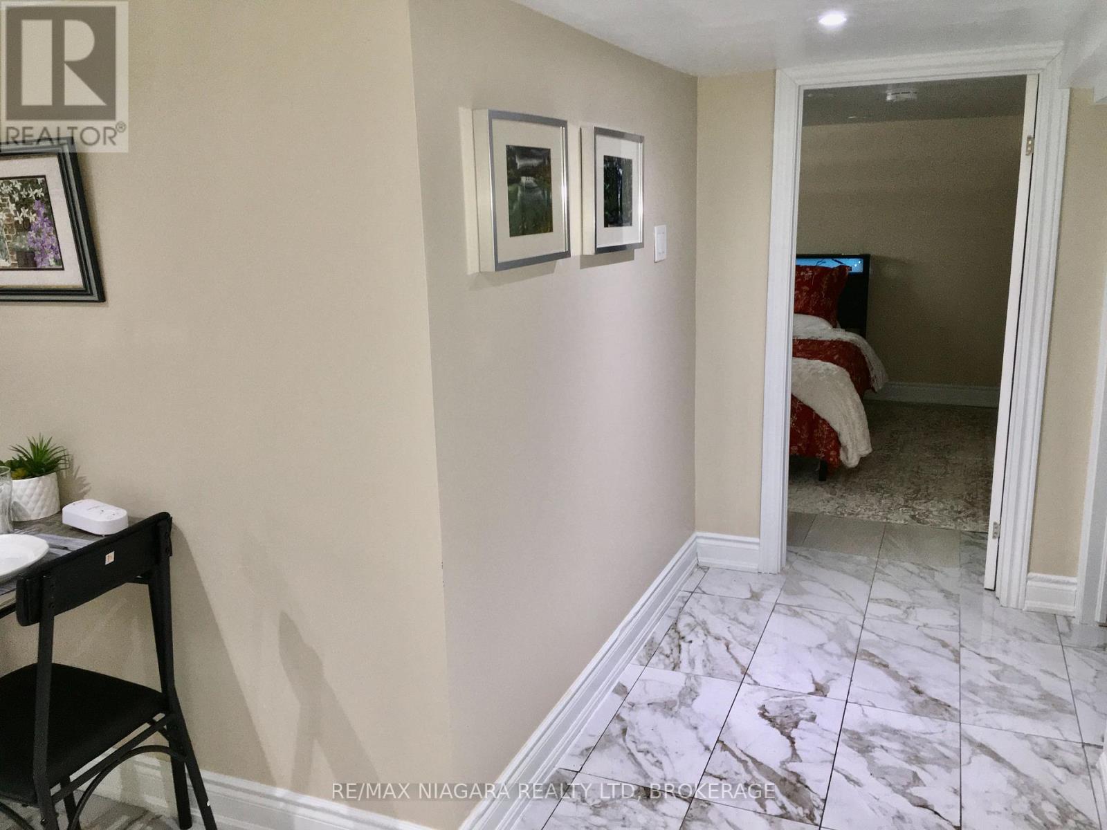 Bedroom 2 - 3968 St Peter Avenue, Niagara Falls, Ontario  L2J 2N8 - Photo 26 - X13248814
