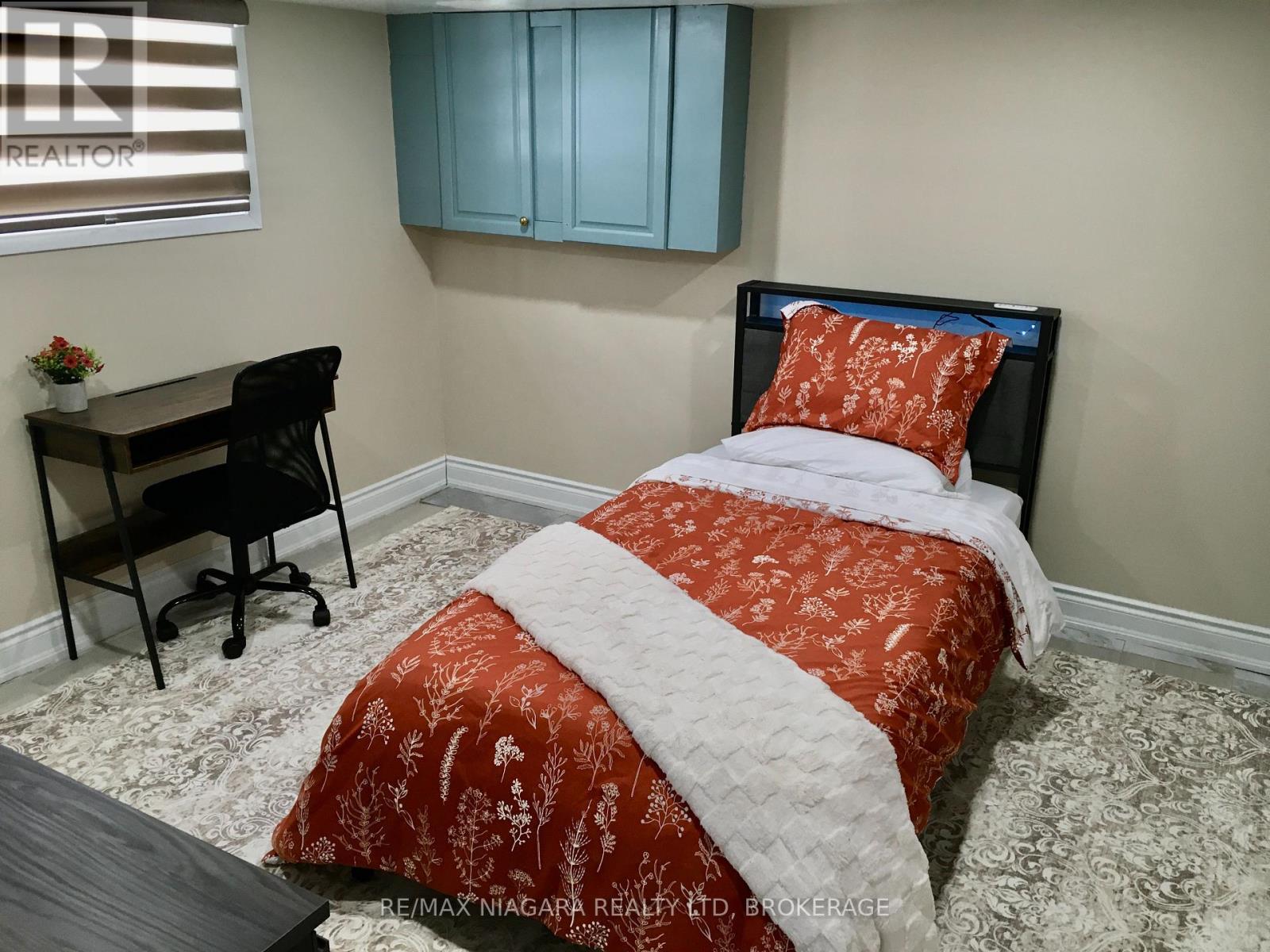 Bedroom 2 - 3968 St Peter Avenue, Niagara Falls, Ontario  L2J 2N8 - Photo 6 - X13248814