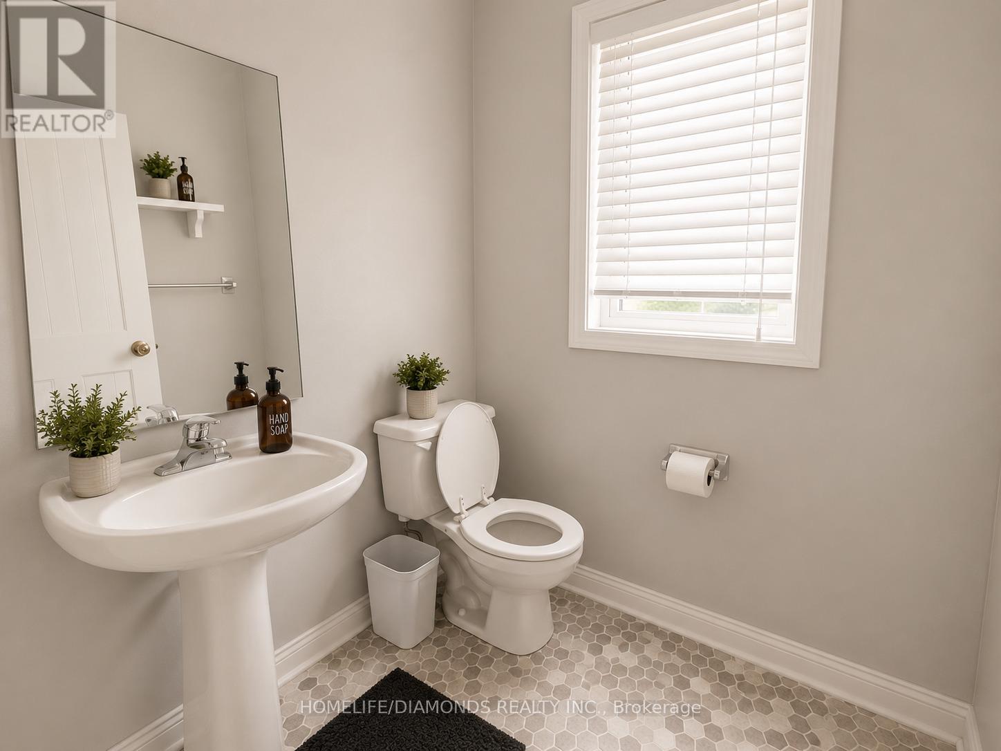 32 Woodland Drive, Welland, Ontario  L3C 7C9 - Photo 5 - X13228002