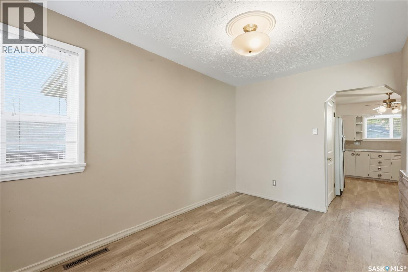 306 108th Street W, Saskatoon, Saskatchewan  S7N 1P8 - Photo 3 - SK038175