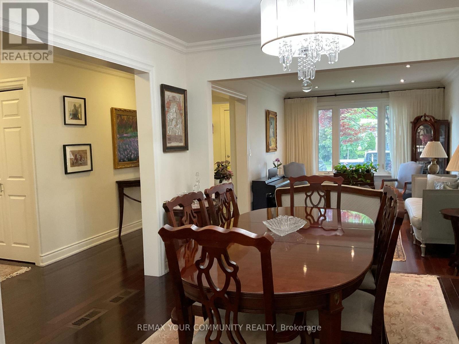 111 Springhead Gardens, Richmond Hill, Ontario  L4C 5C3 - Photo 4 - N13247962