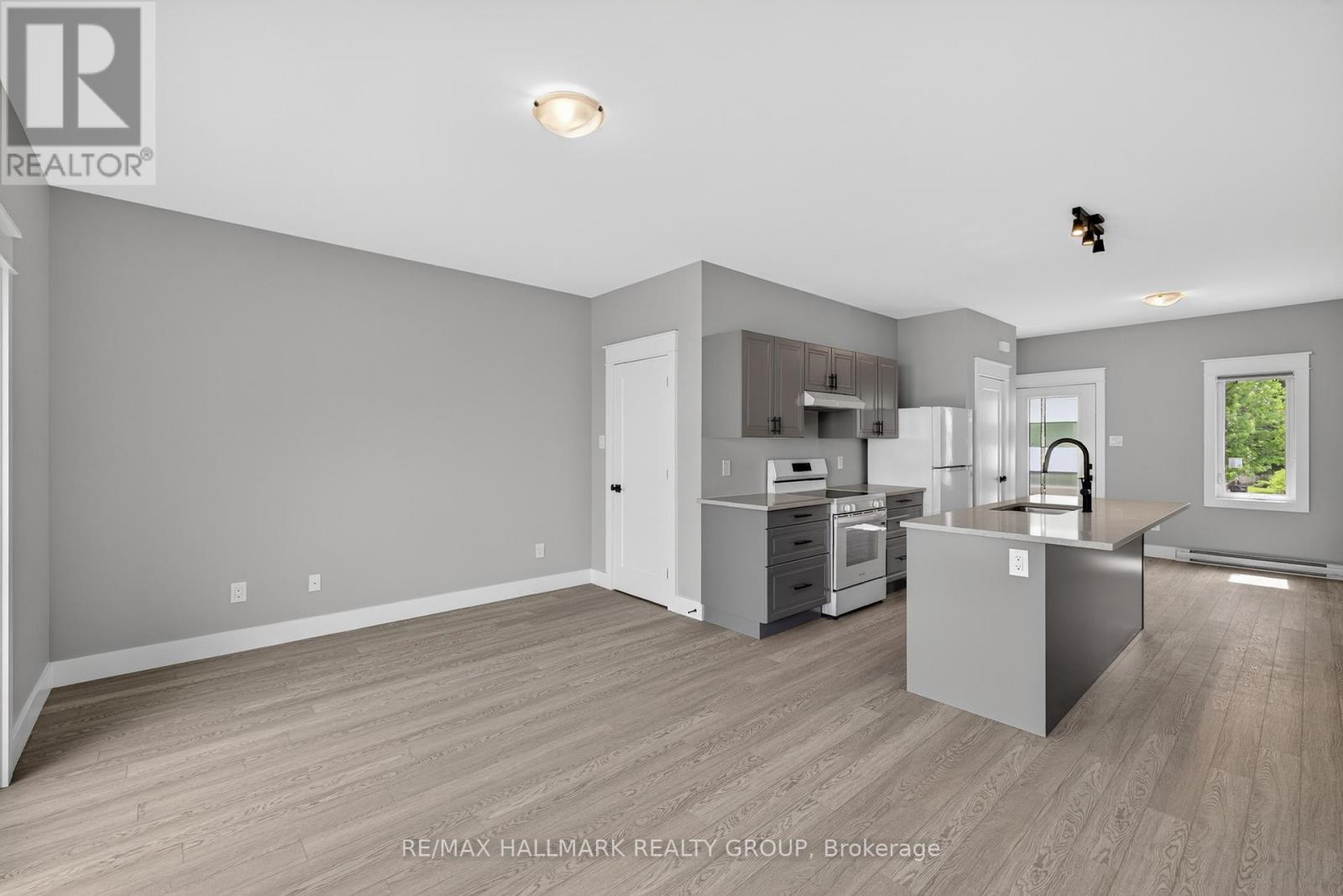 100 Welland Street, Perth, Ontario  K7H 3H7 - Photo 12 - X12004221