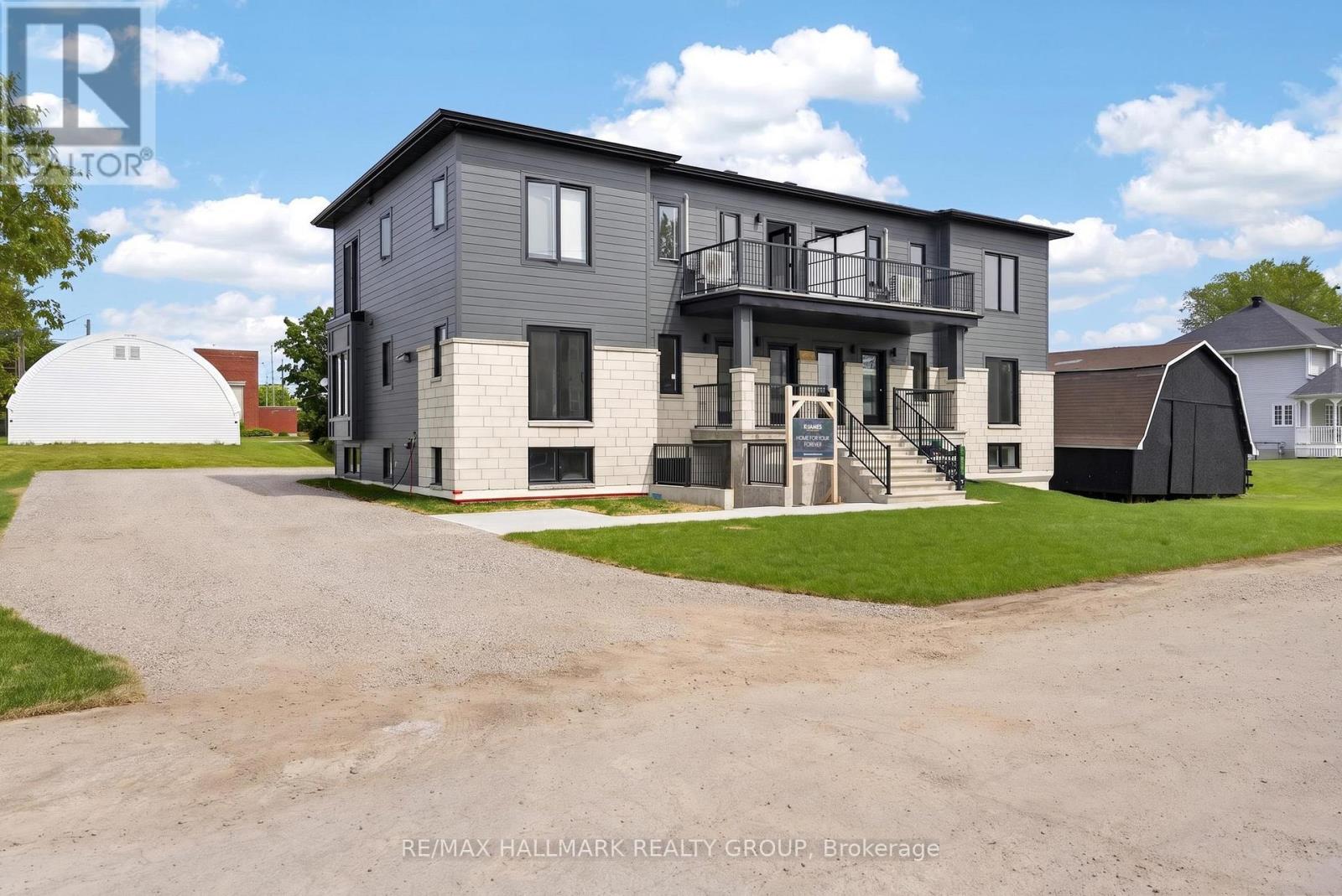 100 Welland Street, Perth, Ontario  K7H 3H7 - Photo 2 - X12004221