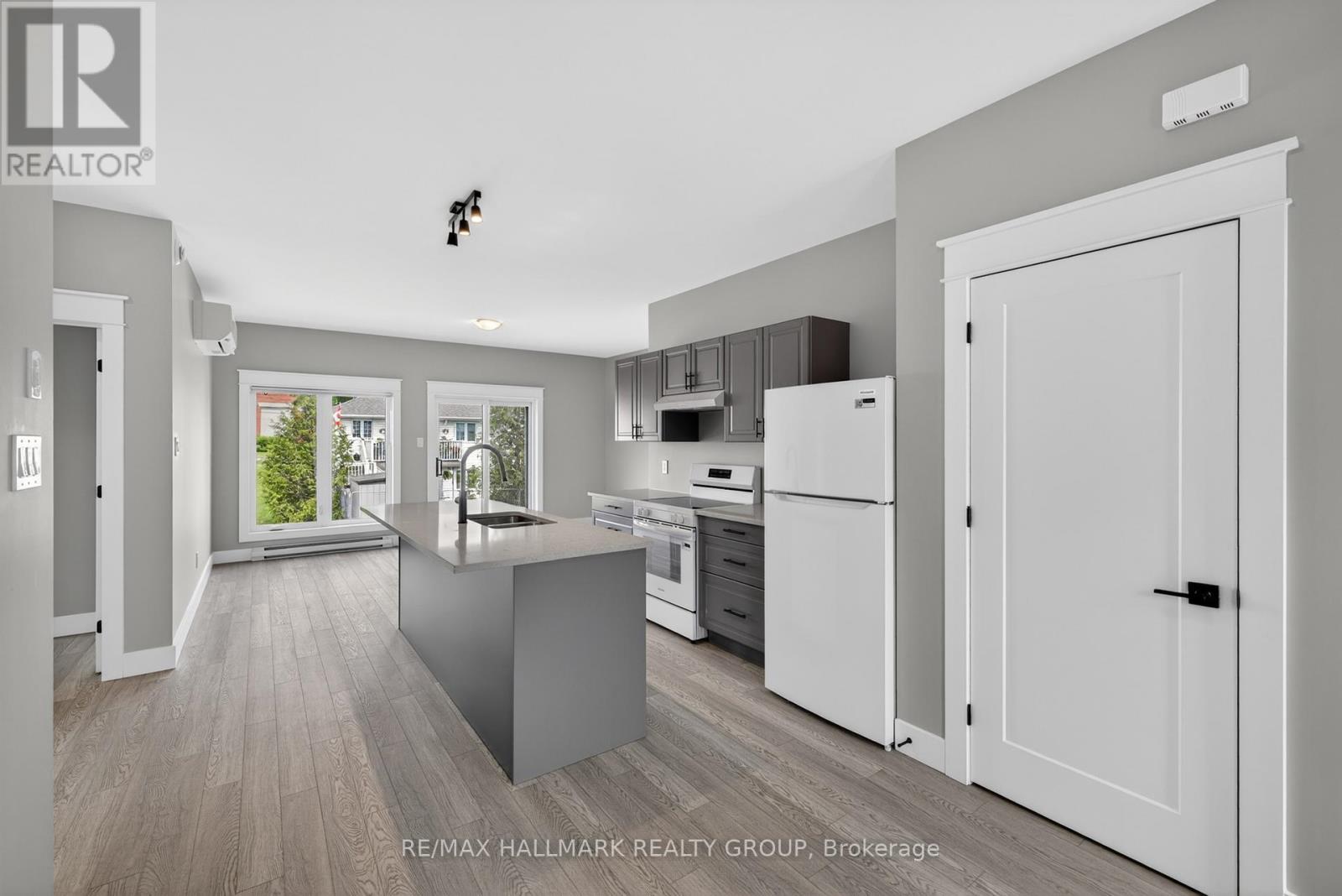 100 Welland Street, Perth, Ontario  K7H 3H7 - Photo 6 - X12004221