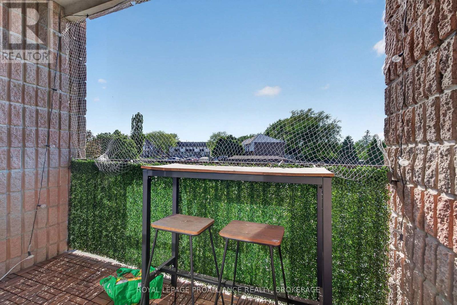 206 - 17 Eldon Hall Place, Kingston, Ontario K7M 7H5 - Photo 7 - X13248824