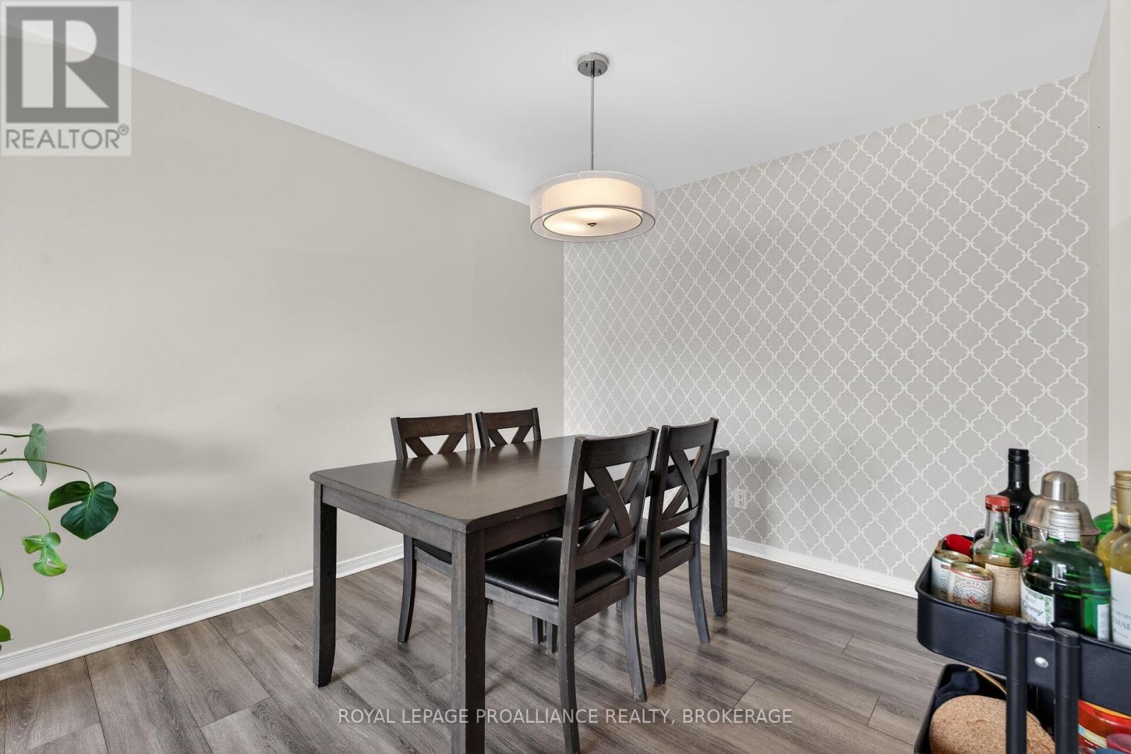 206 - 17 Eldon Hall Place, Kingston, Ontario K7M 7H5 - Photo 8 - X13248824