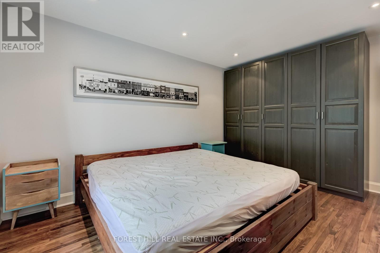 112 DEWBOURNE AVENUE Toronto (Humewood-Cedarvale), ON M6C 1Y7