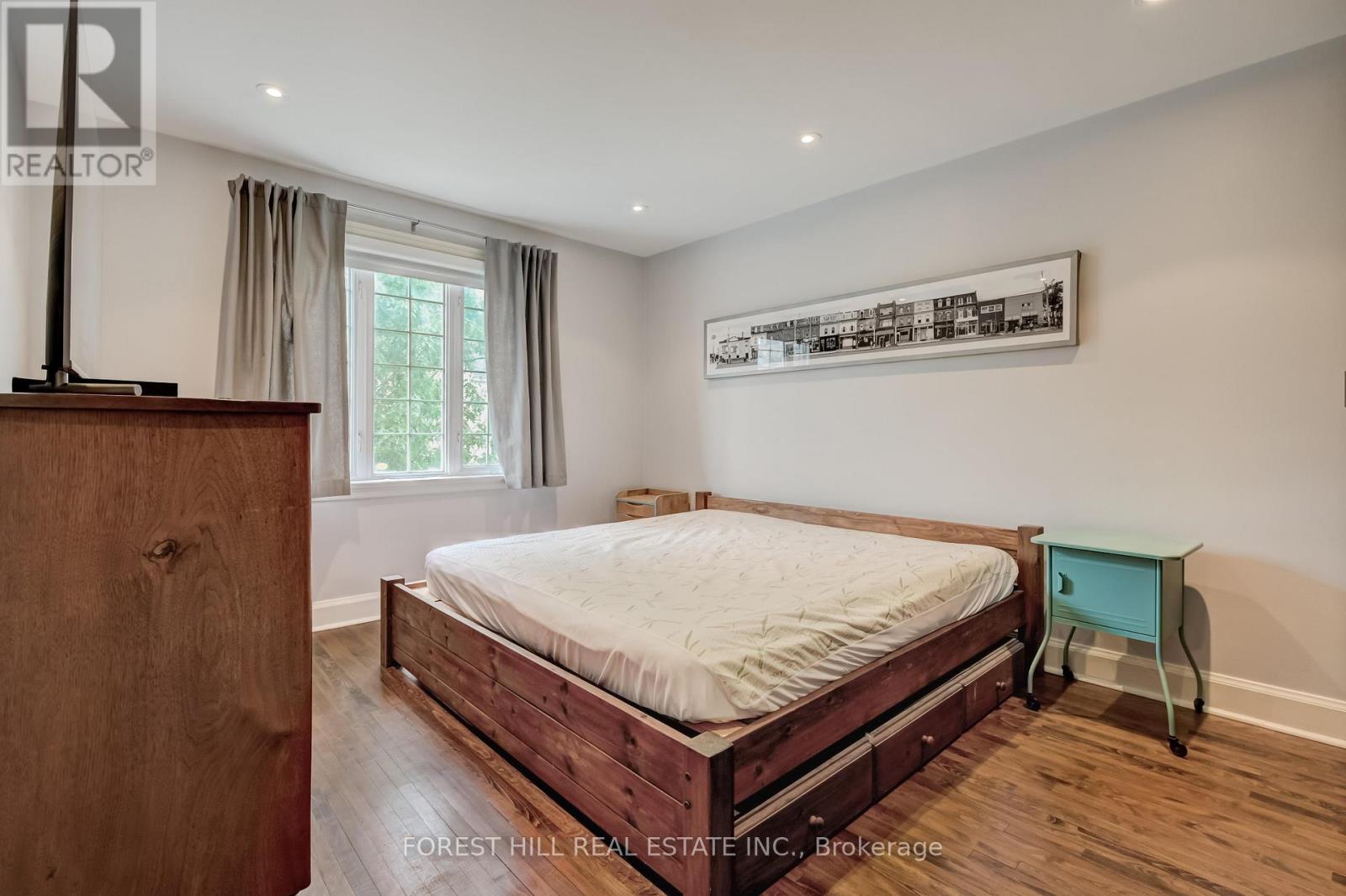 112 DEWBOURNE AVENUE Toronto (Humewood-Cedarvale), ON M6C 1Y7