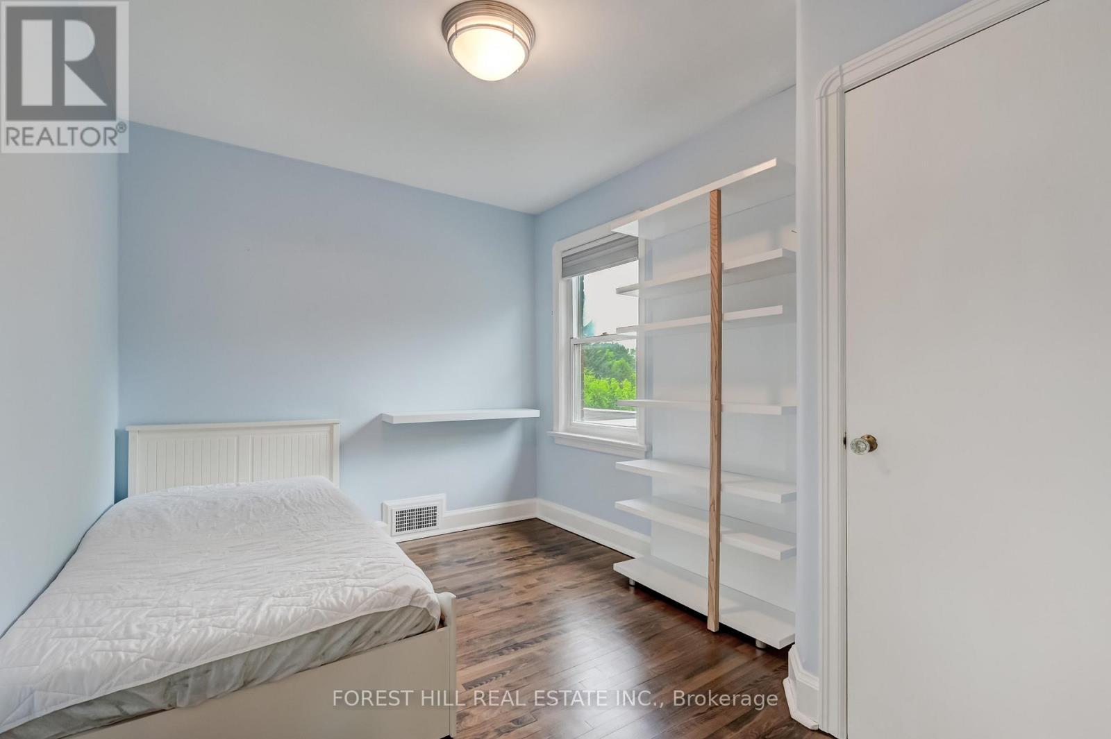 112 DEWBOURNE AVENUE Toronto (Humewood-Cedarvale), ON M6C 1Y7